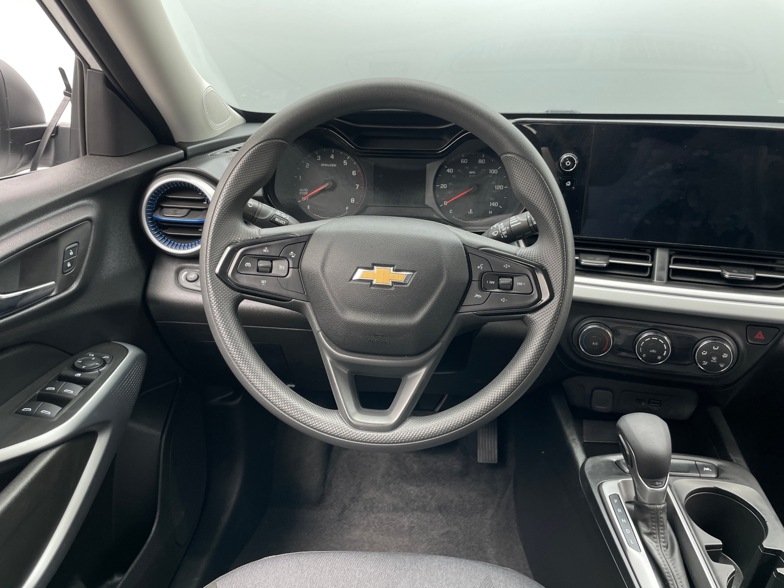 Thumbnail: 2025 Chevrolet Trax - 5