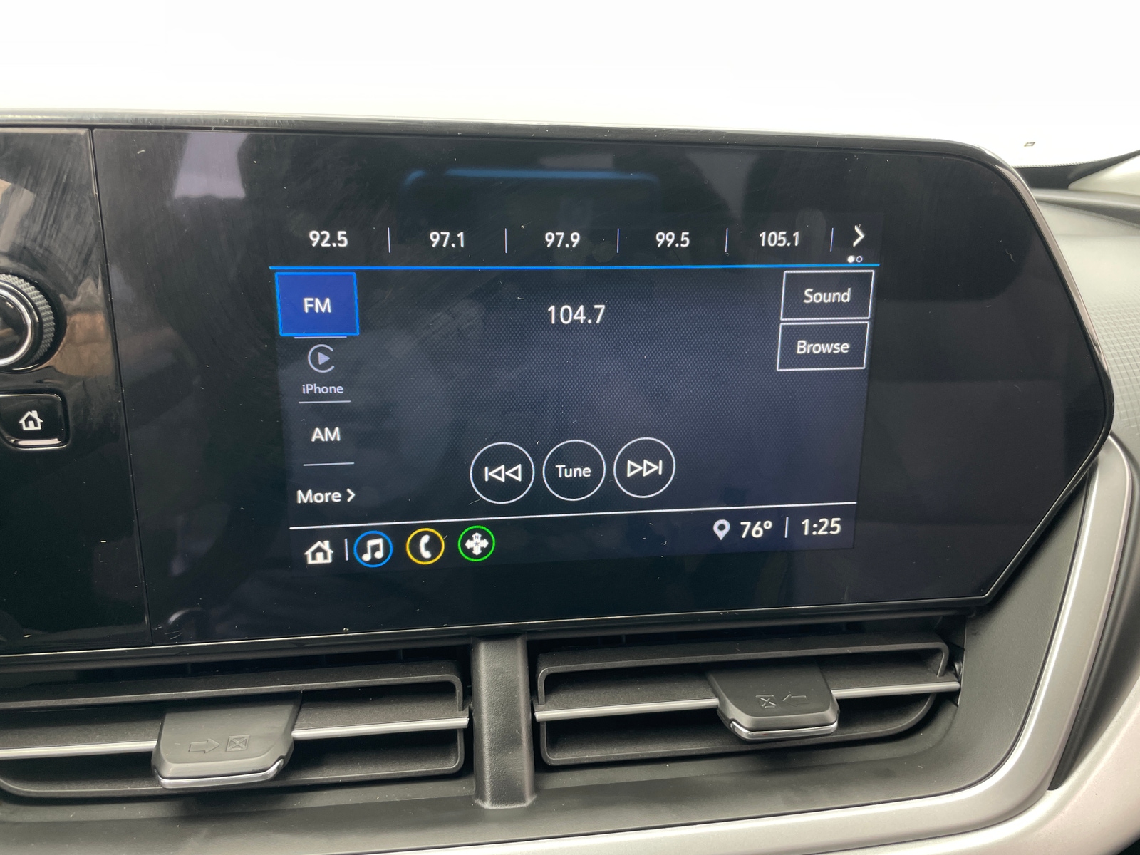 Thumbnail: 2025 Chevrolet Trax - 4