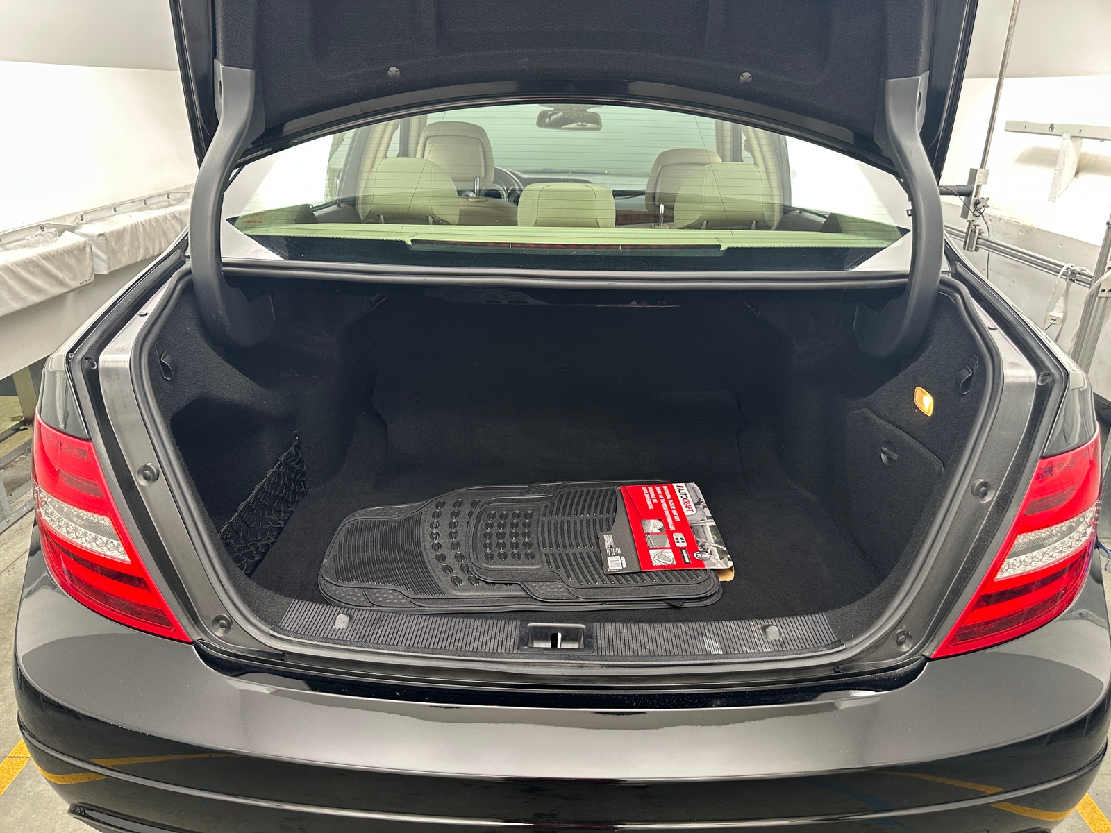 Thumbnail: 2013 Mercedes-Benz C-Class - 6