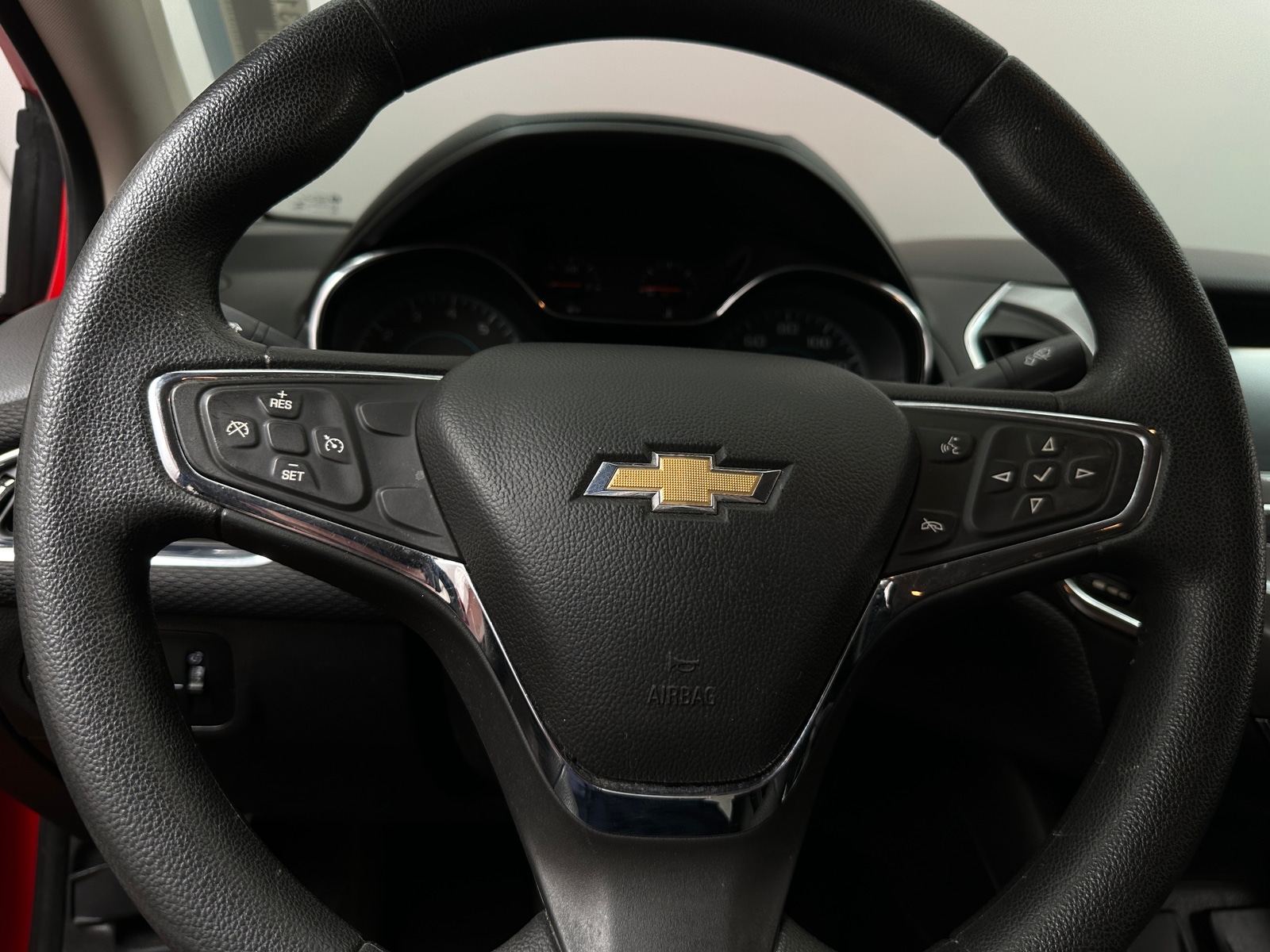 Thumbnail: 2017 Chevrolet Cruze - 5