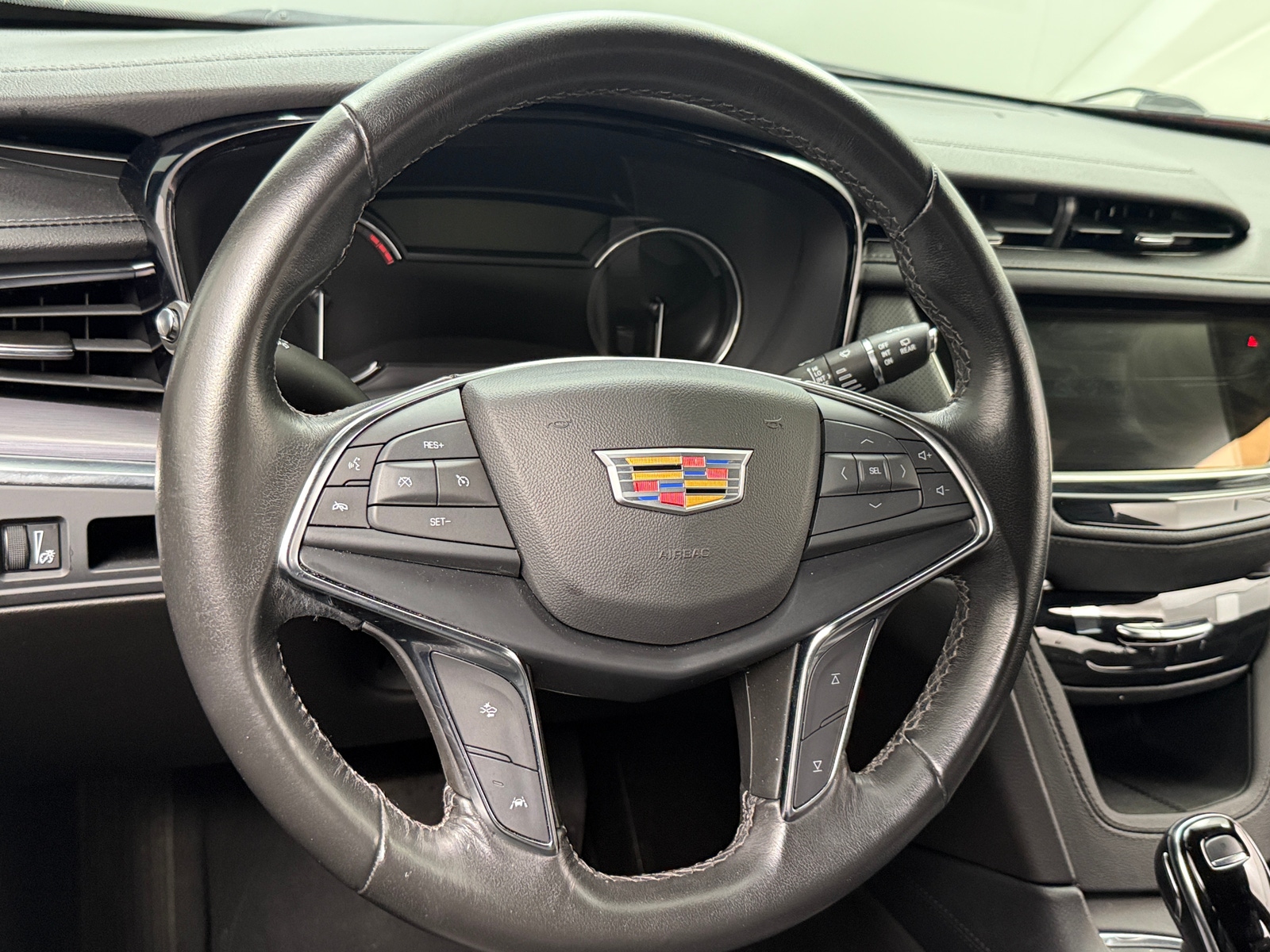 Thumbnail: 2022 Cadillac XT5 - 4