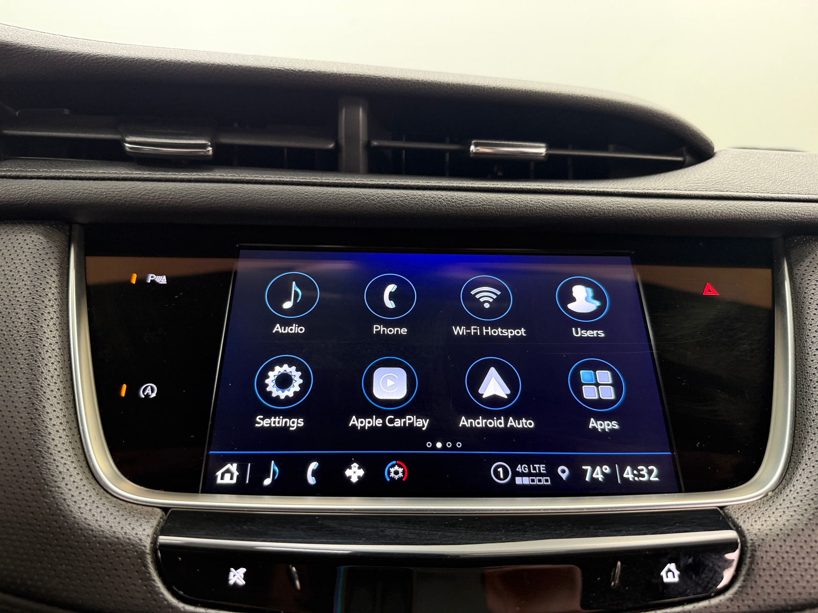 Thumbnail: 2022 Cadillac XT5 - 3