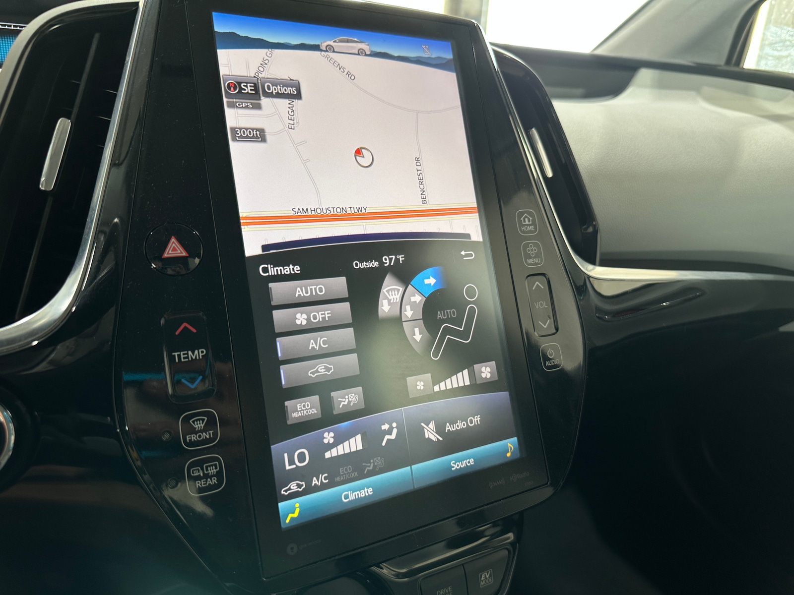 Thumbnail: 2018 Toyota Prius - 3