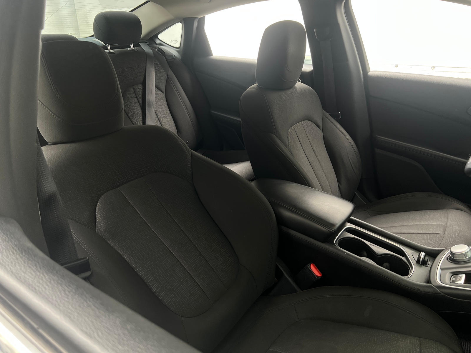 Thumbnail: 2016 Chrysler 200 - 2