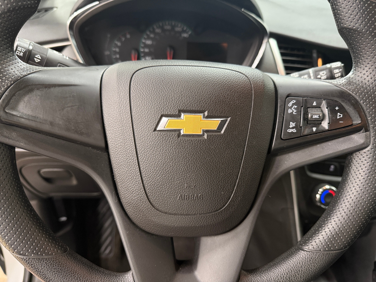 Thumbnail: 2018 Chevrolet Trax - 5