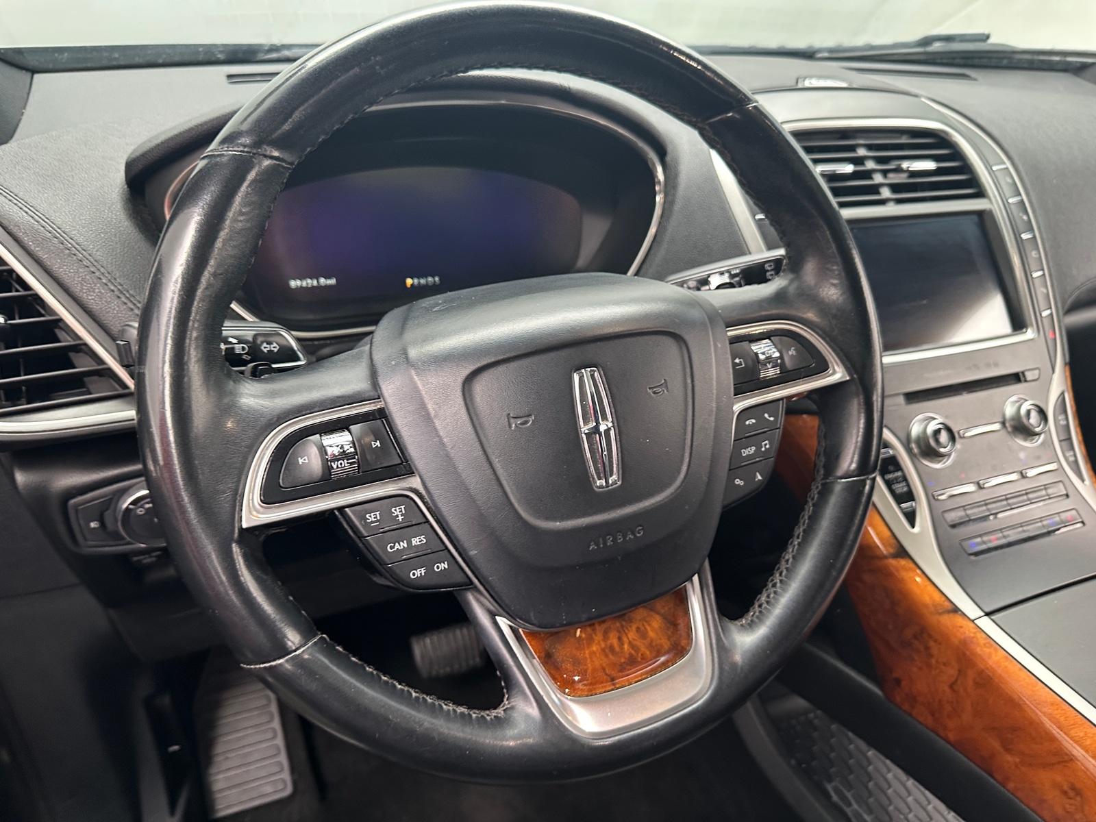 Thumbnail: 2019 Lincoln Nautilus - 4