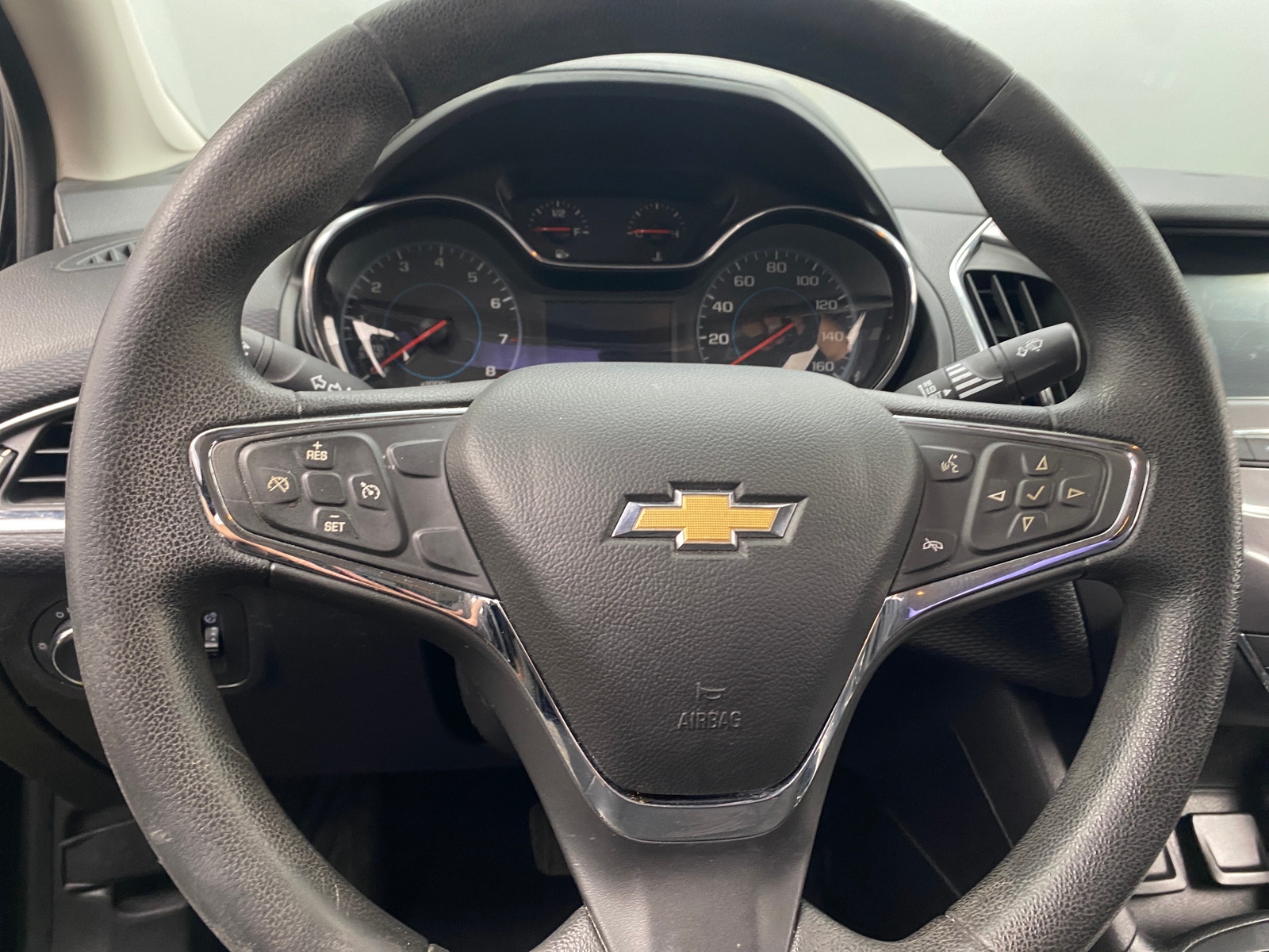 Thumbnail: 2017 Chevrolet Cruze - 5