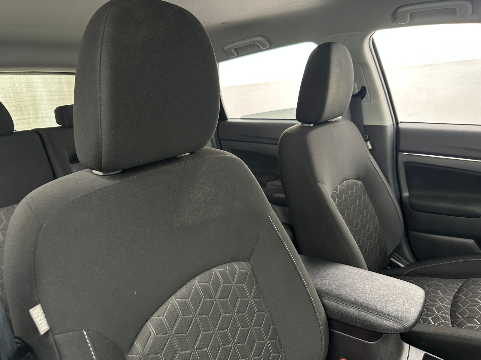 Thumbnail: 2023 Mitsubishi Outlander Sport - 2