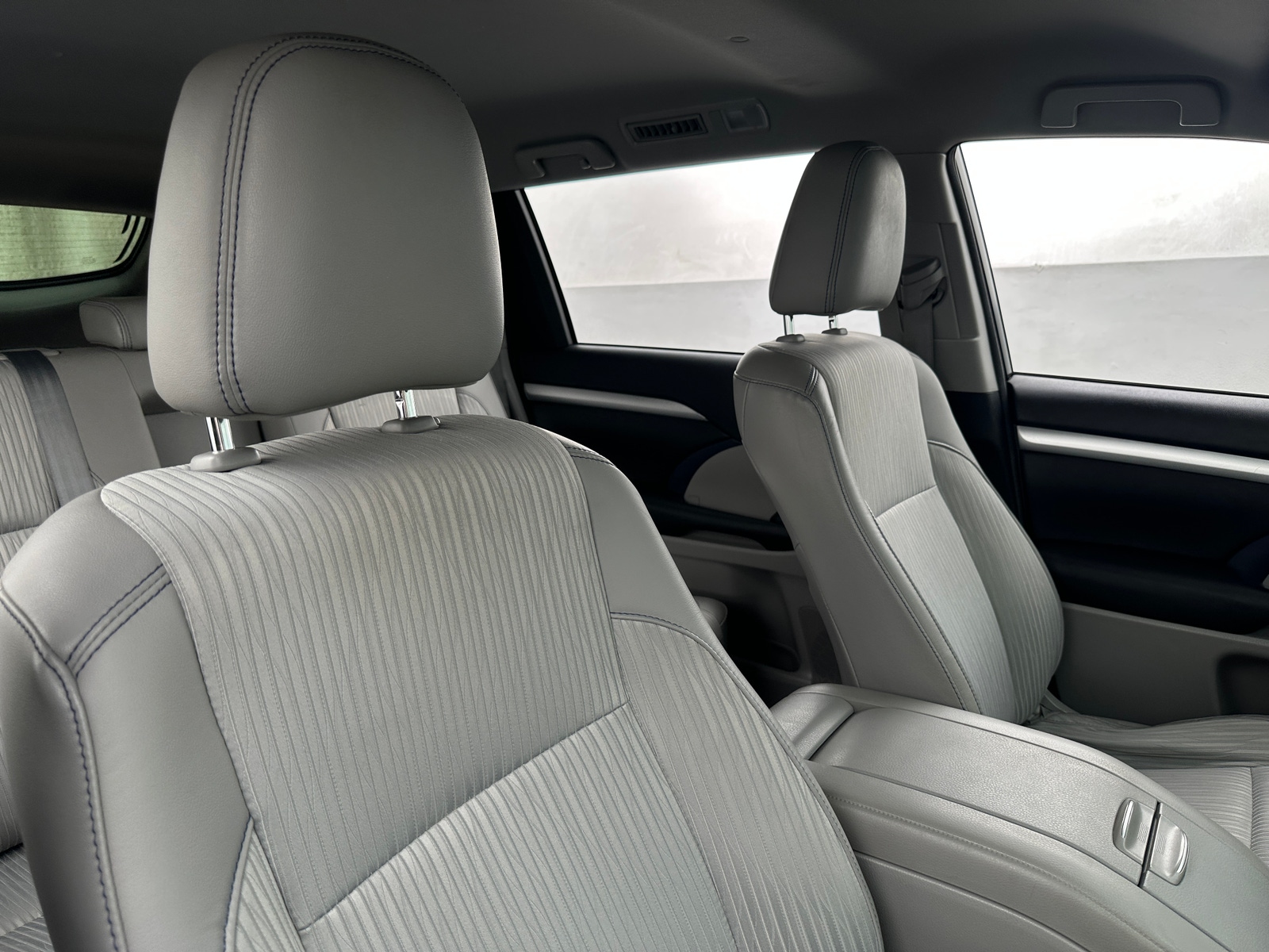 Thumbnail: 2016 Toyota Highlander - 2
