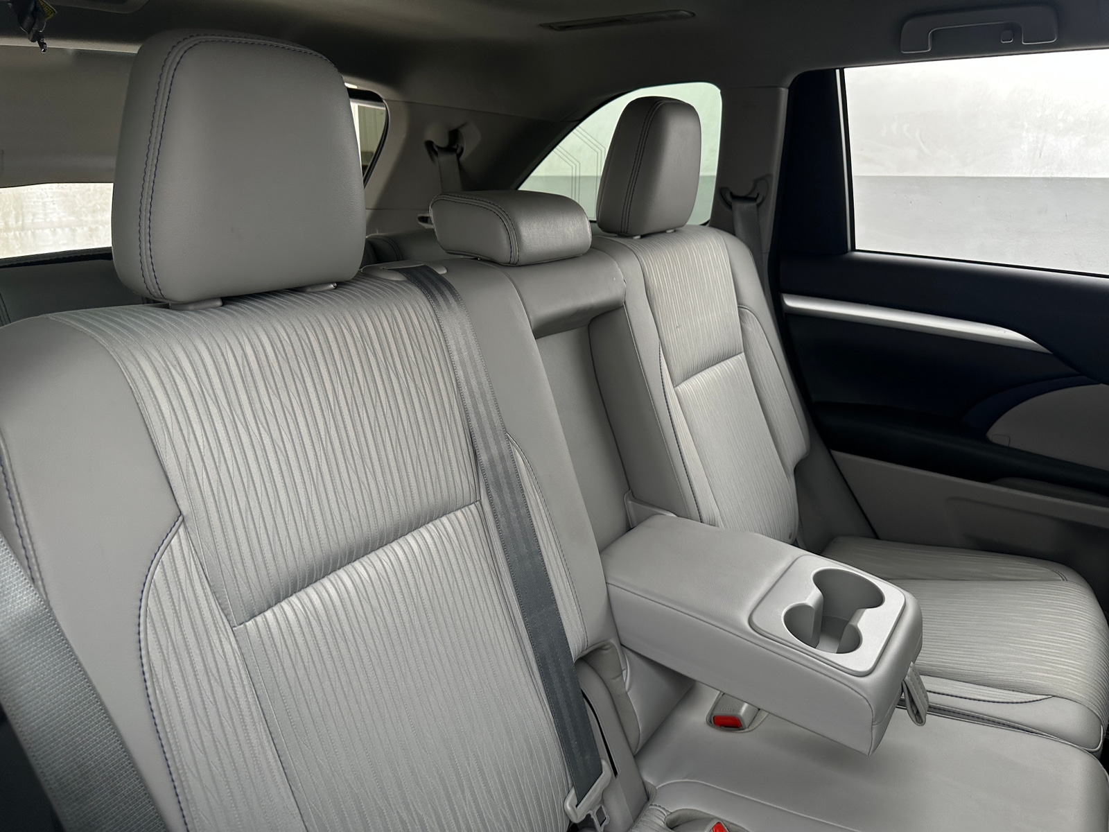 Thumbnail: 2016 Toyota Highlander - 6