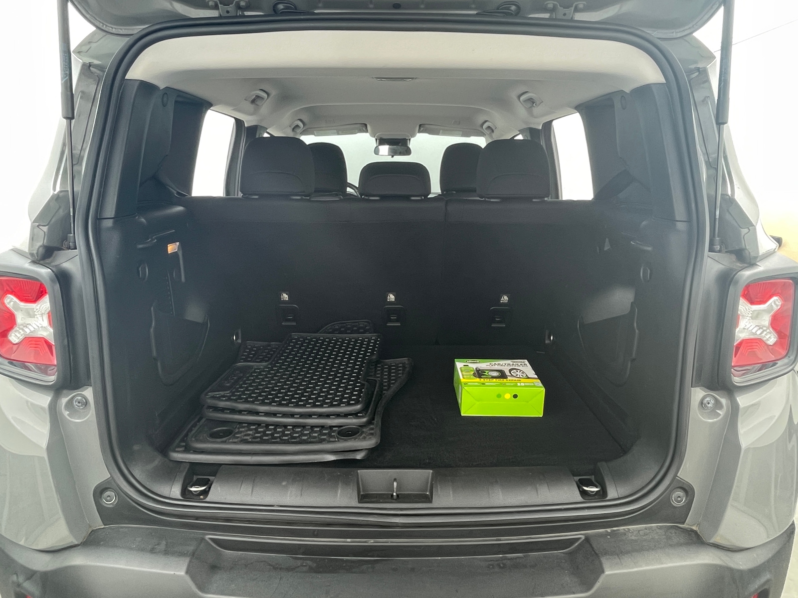 Thumbnail: 2020 Jeep Renegade - 7