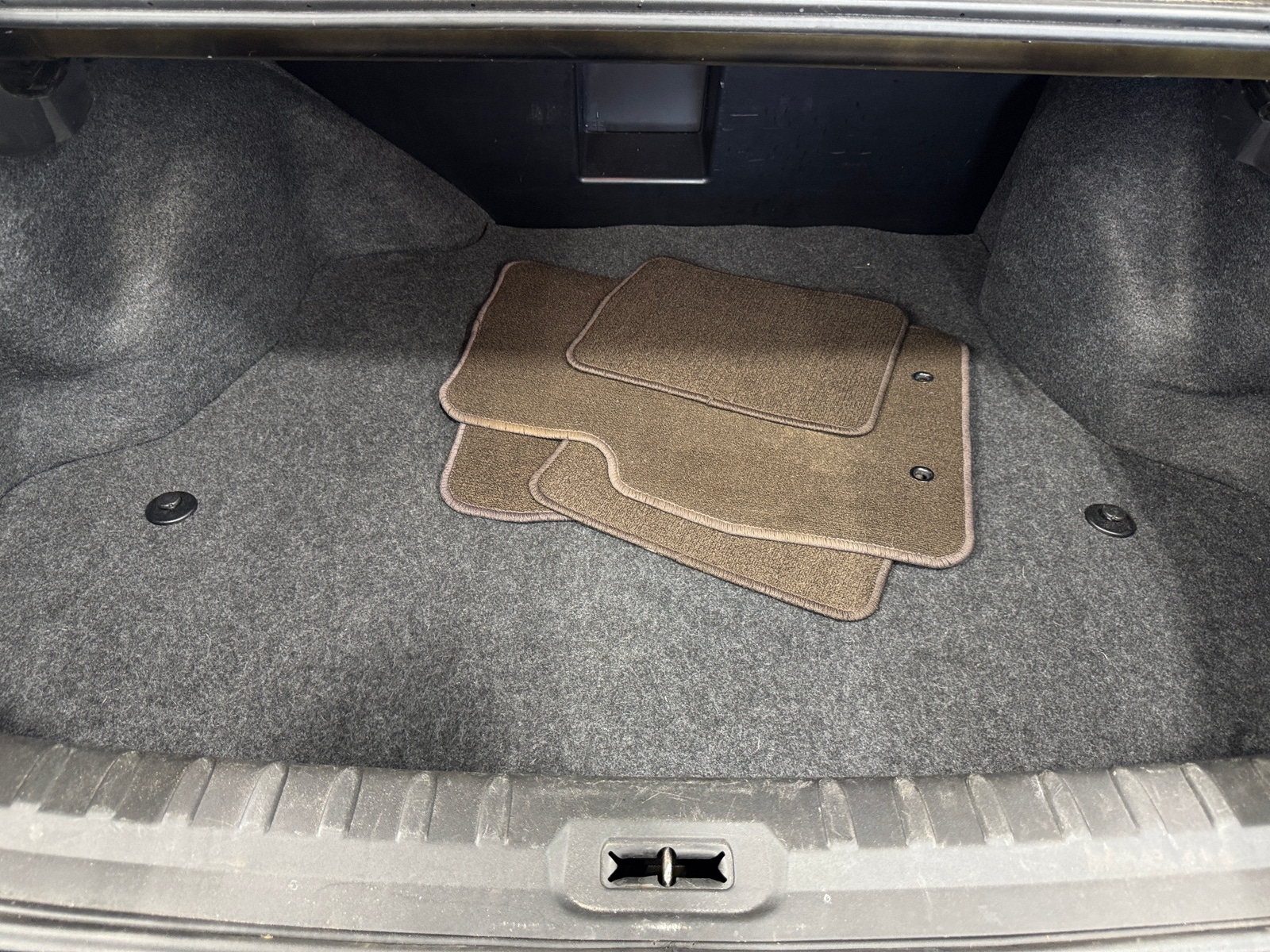 Thumbnail: 2010 Buick Lucerne - 6