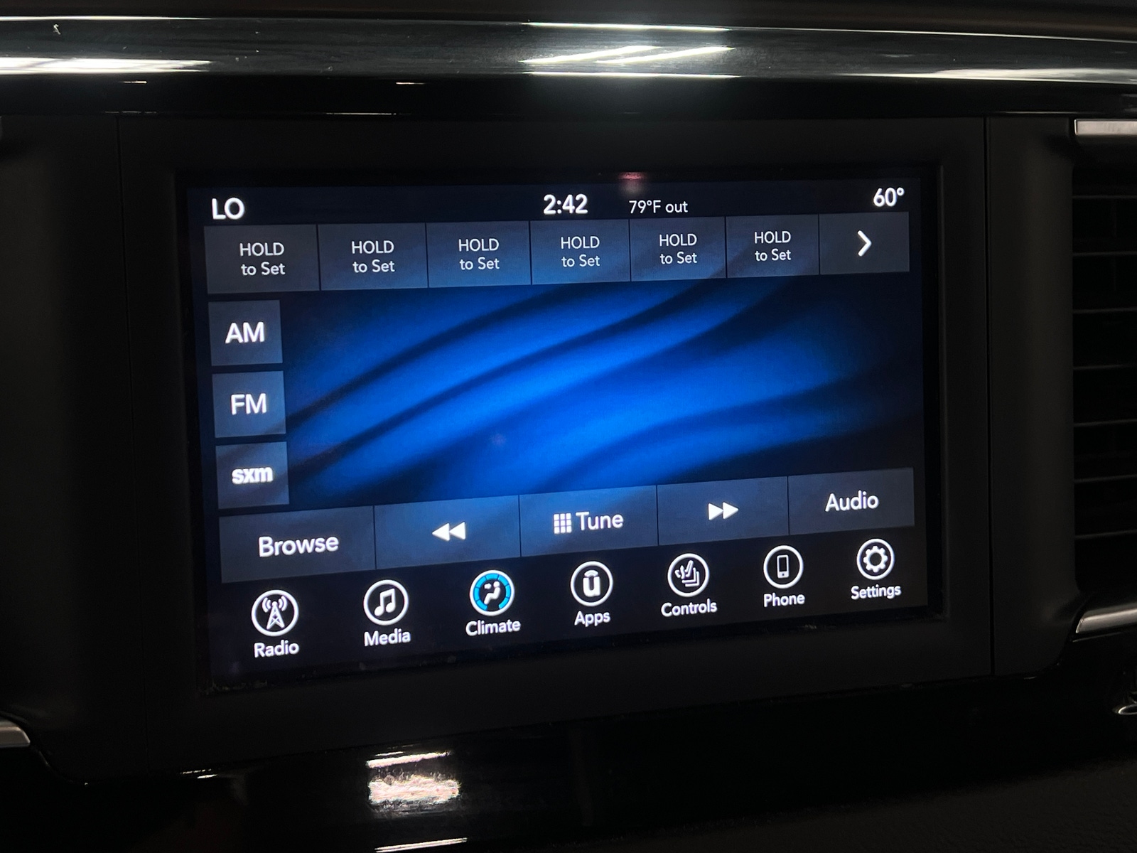 Thumbnail: 2018 Chrysler Pacifica - 3