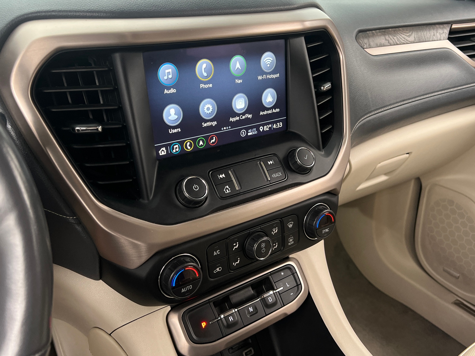 Thumbnail: 2020 GMC Acadia - 3