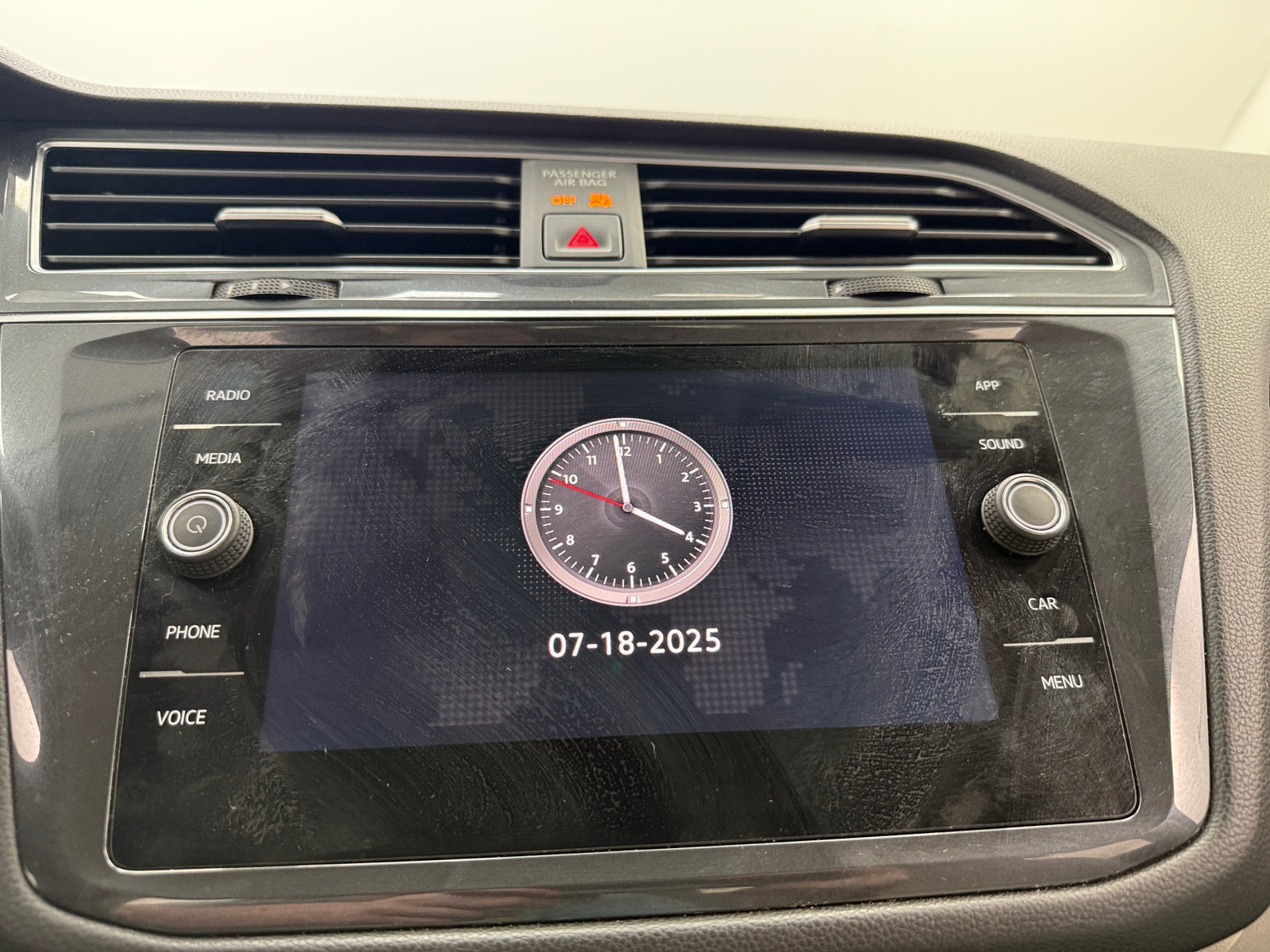 Thumbnail: 2022 Volkswagen Tiguan - 3