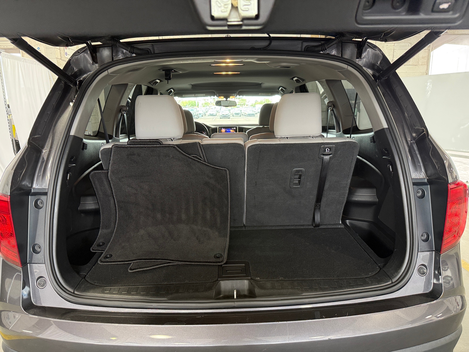Thumbnail: 2017 Honda Pilot - 6