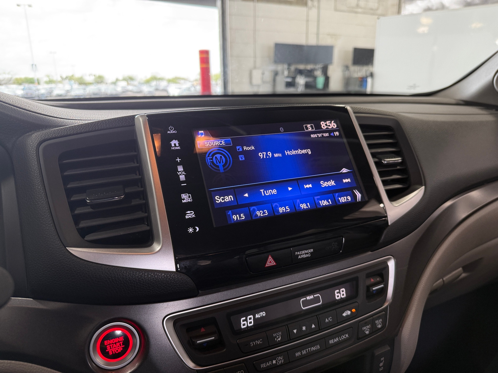 Thumbnail: 2017 Honda Pilot - 3