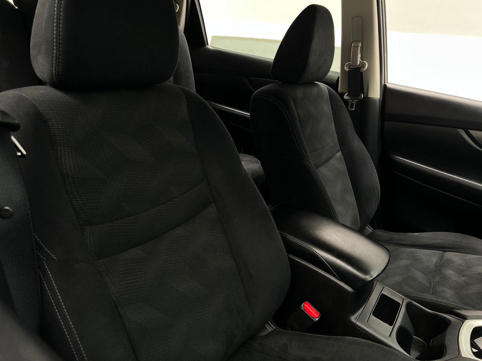 Thumbnail: 2016 Nissan Rogue - 2