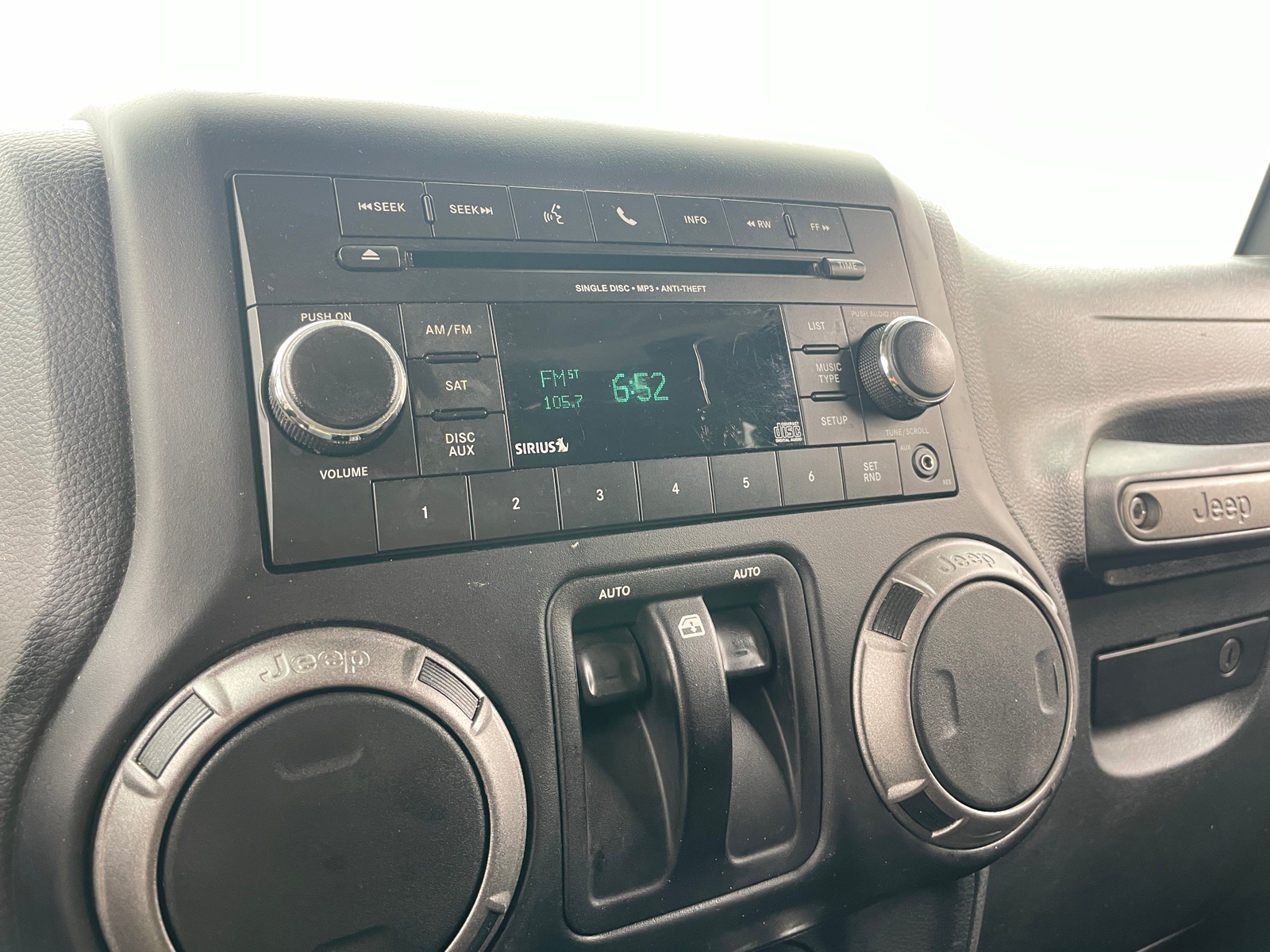Thumbnail: 2017 Jeep Wrangler - 3