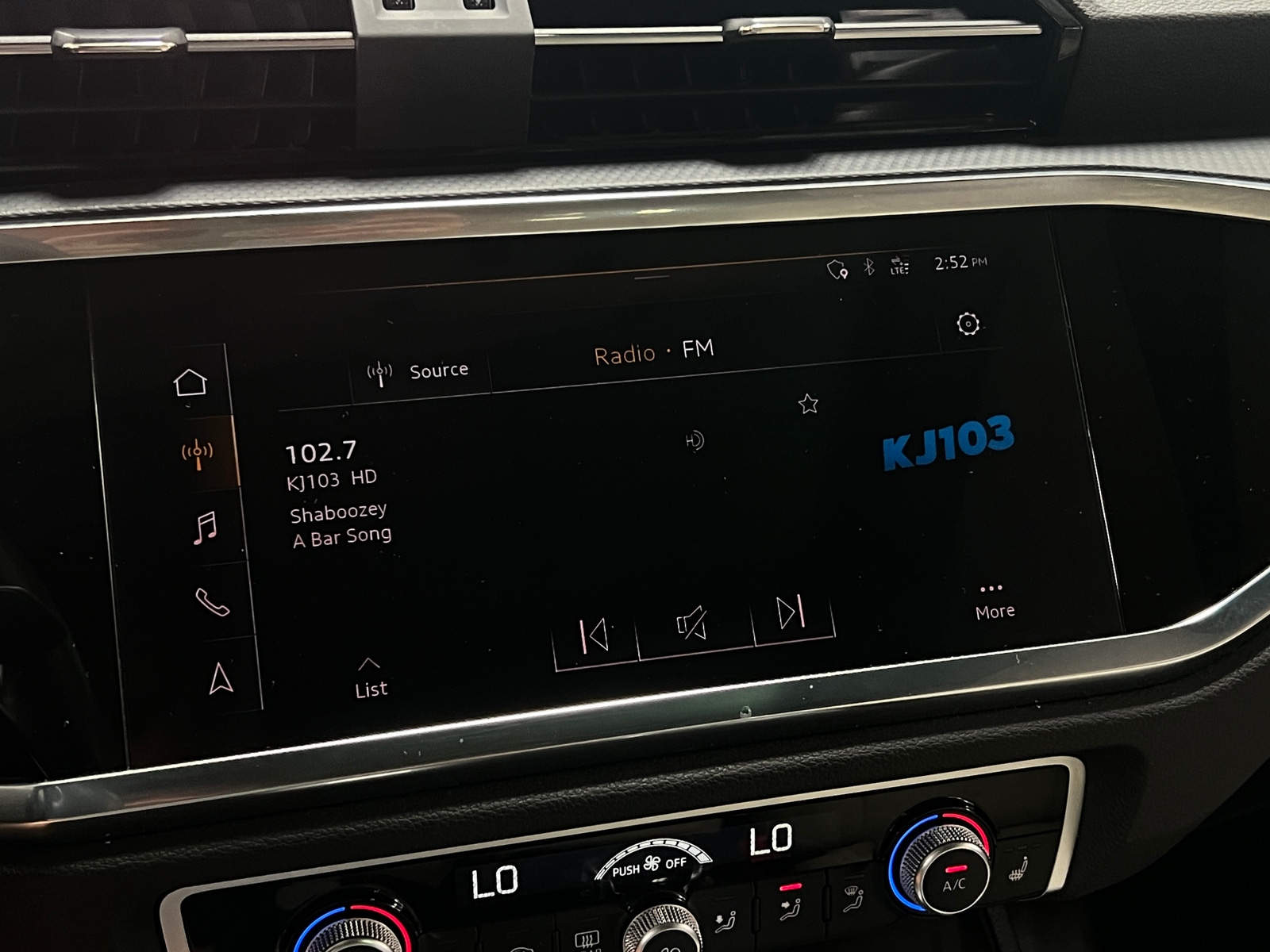 Thumbnail: 2021 Audi Q3 - 3