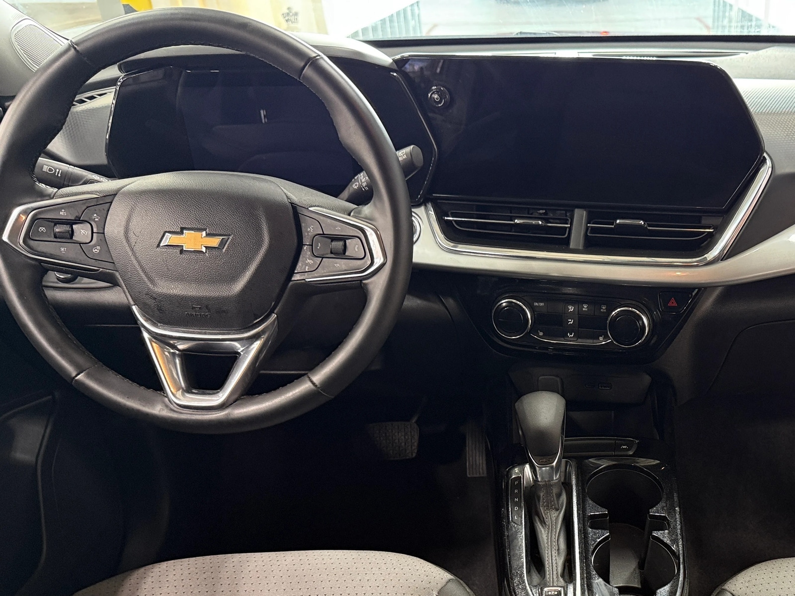Thumbnail: 2025 Chevrolet Trax - 3