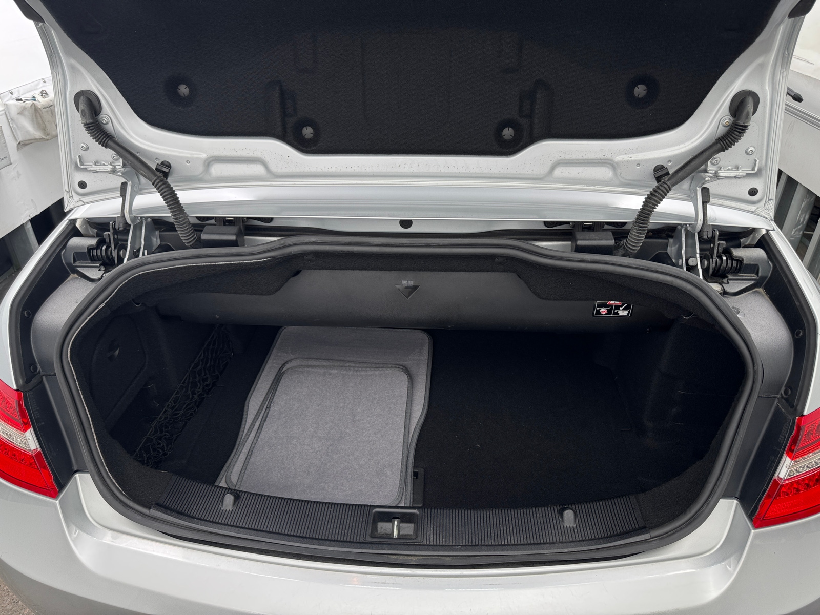 Thumbnail: 2011 Mercedes-Benz E-Class - 6