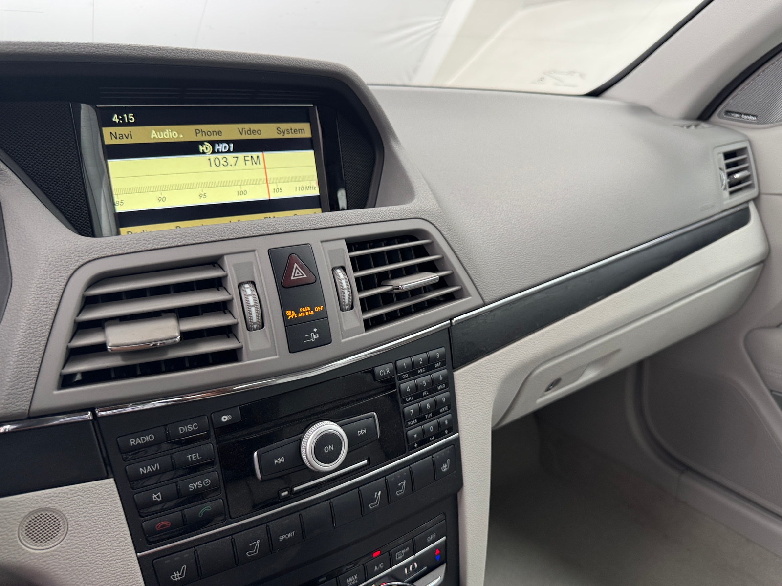 Thumbnail: 2011 Mercedes-Benz E-Class - 3