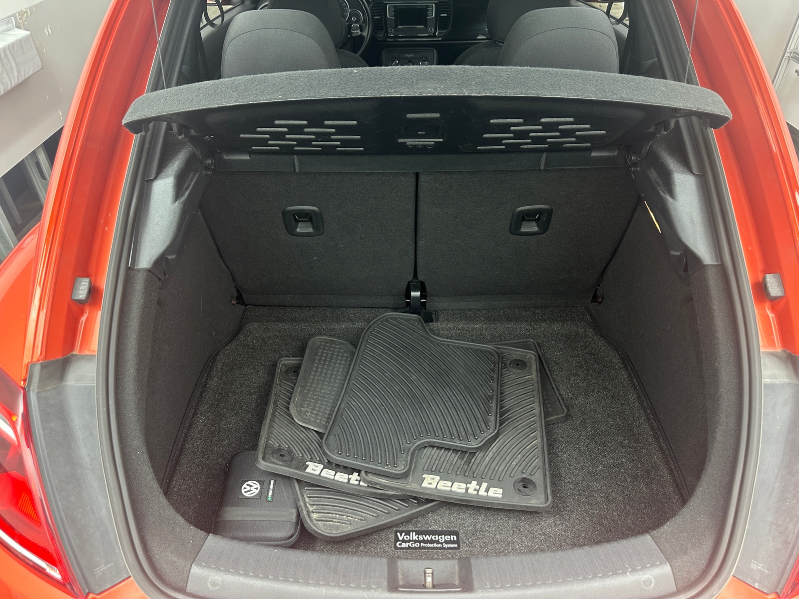 Thumbnail: 2017 Volkswagen Beetle - 7