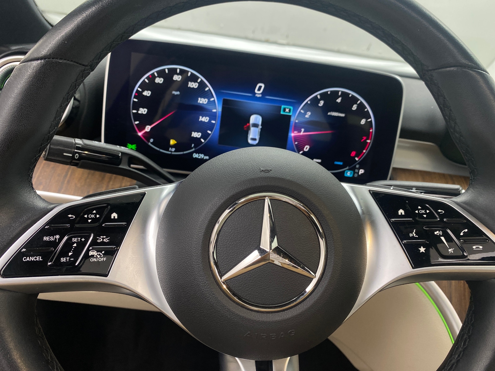 Thumbnail: 2023 Mercedes-Benz C-Class - 4