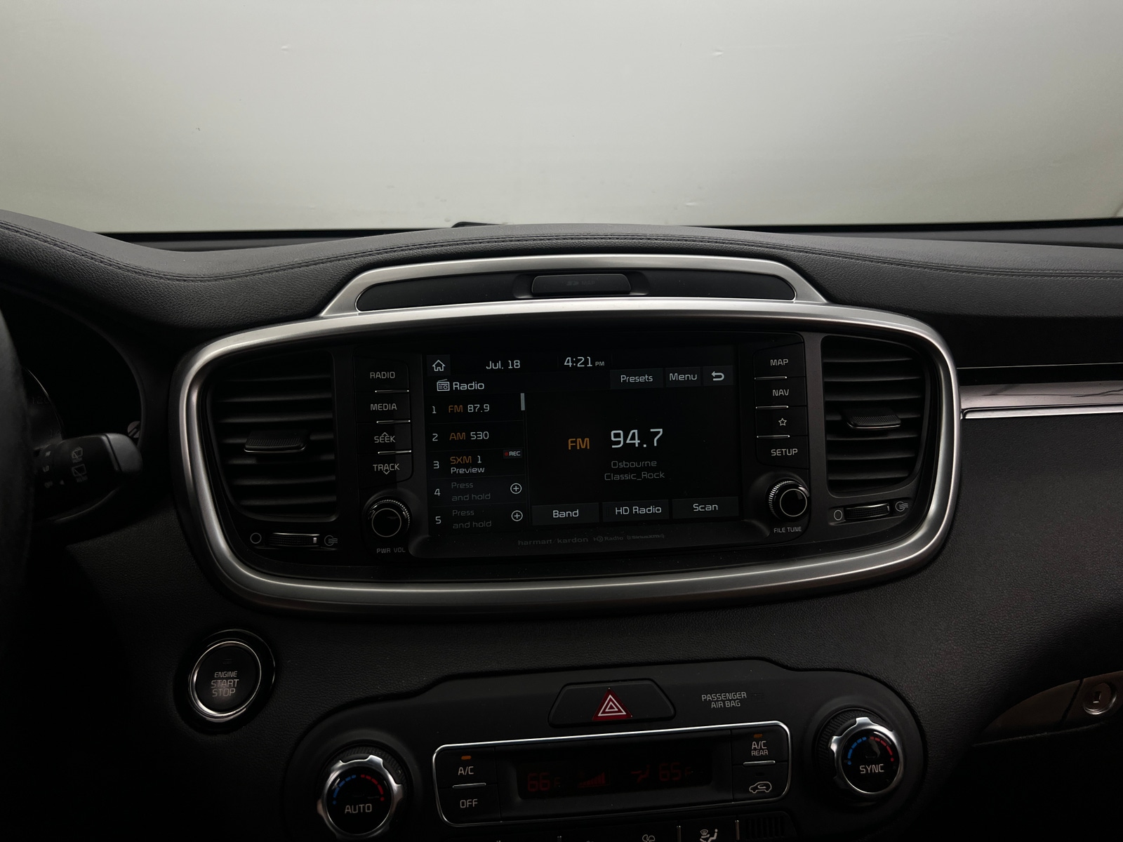 Thumbnail: 2019 Kia Sorento - 3
