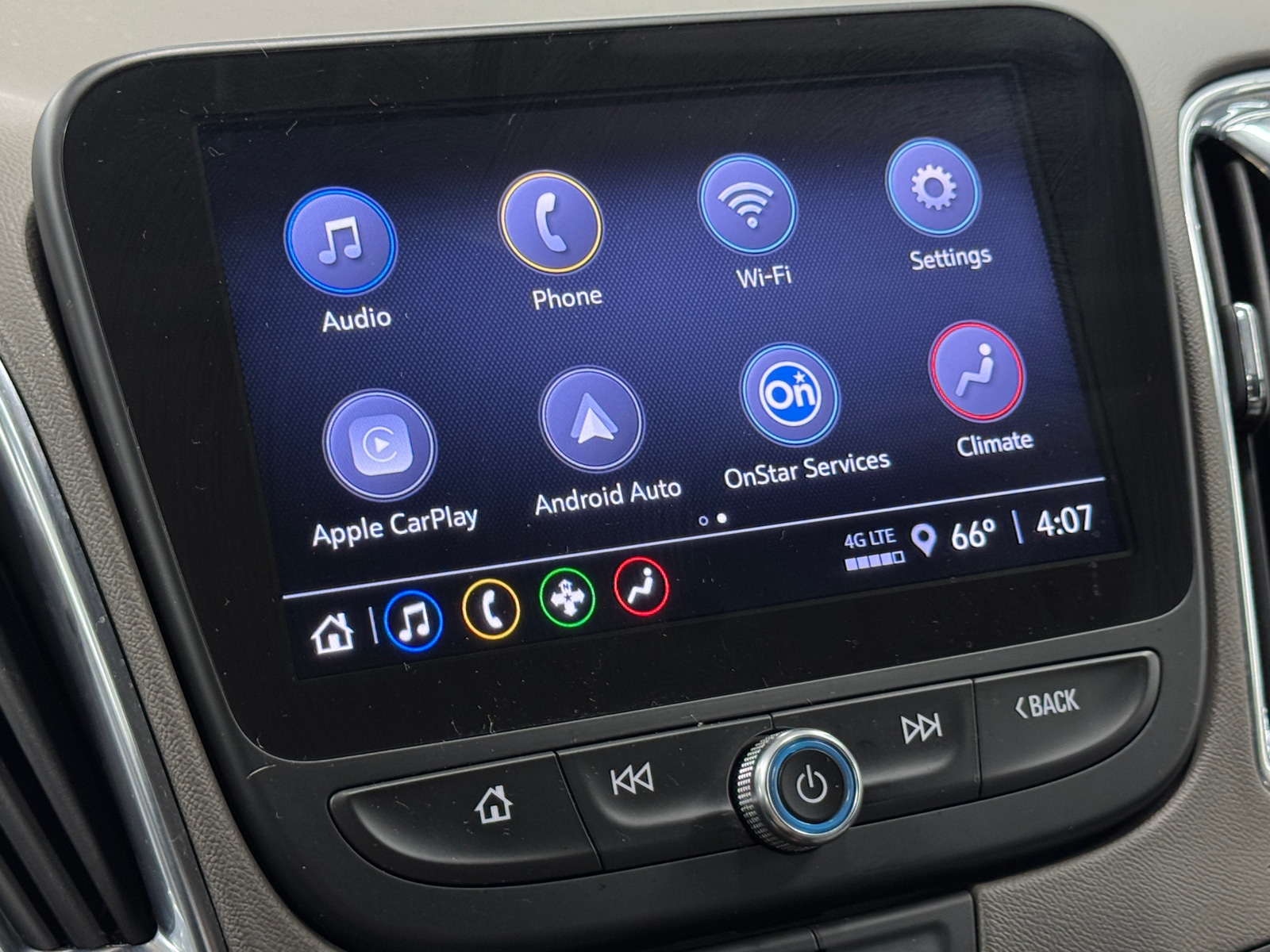 Thumbnail: 2021 Chevrolet Malibu - 4