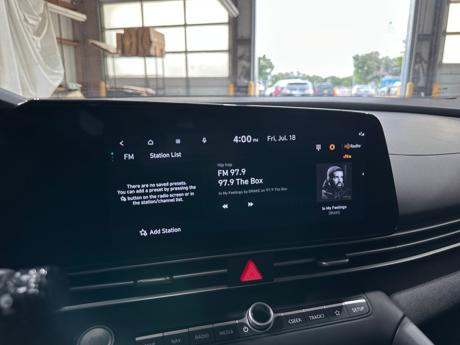 Thumbnail: 2023 Hyundai Elantra - 4