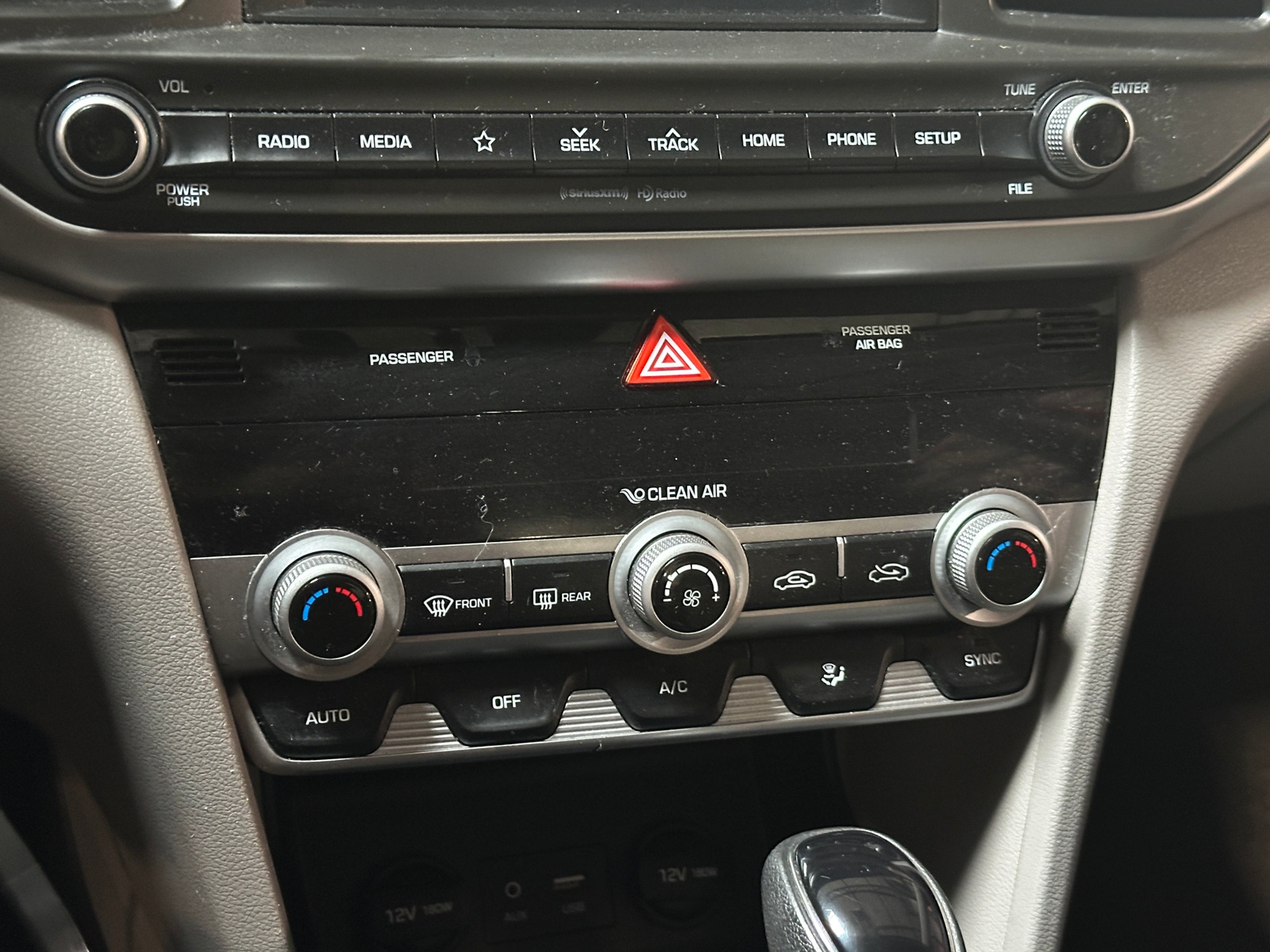 Thumbnail: 2020 Hyundai Elantra - 4