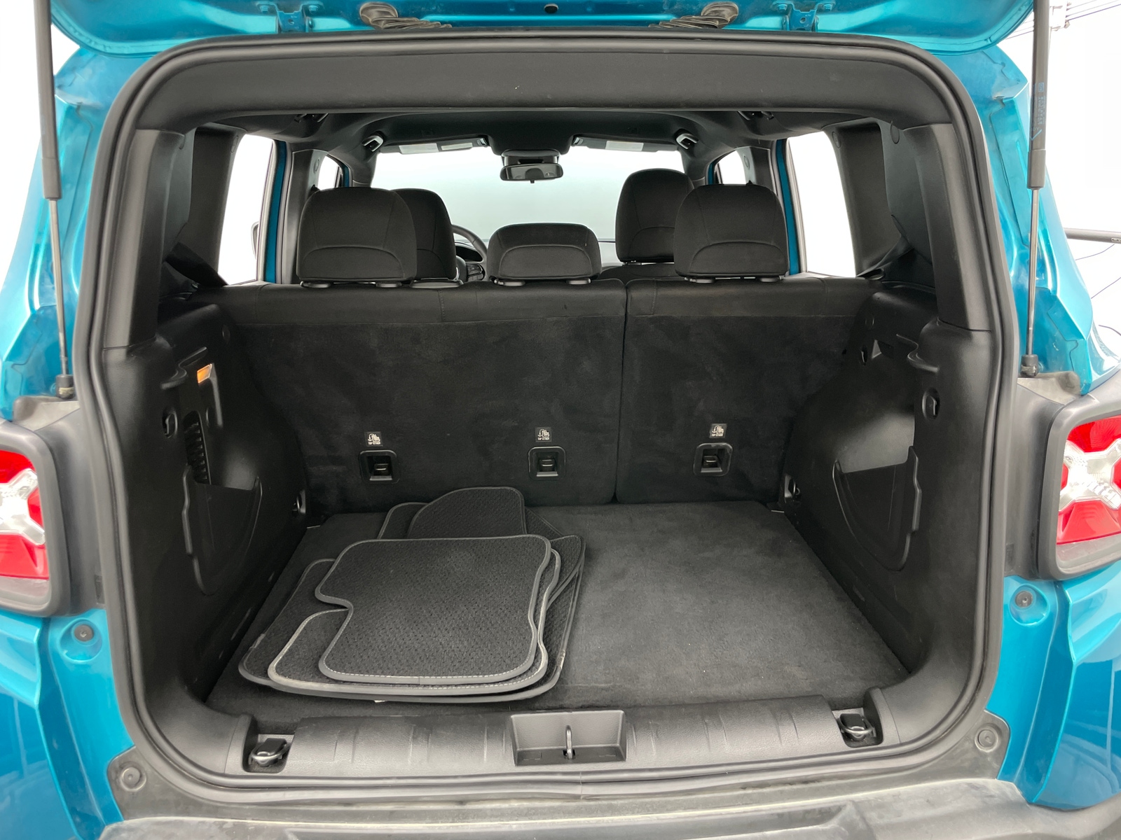 Thumbnail: 2021 Jeep Renegade - 7