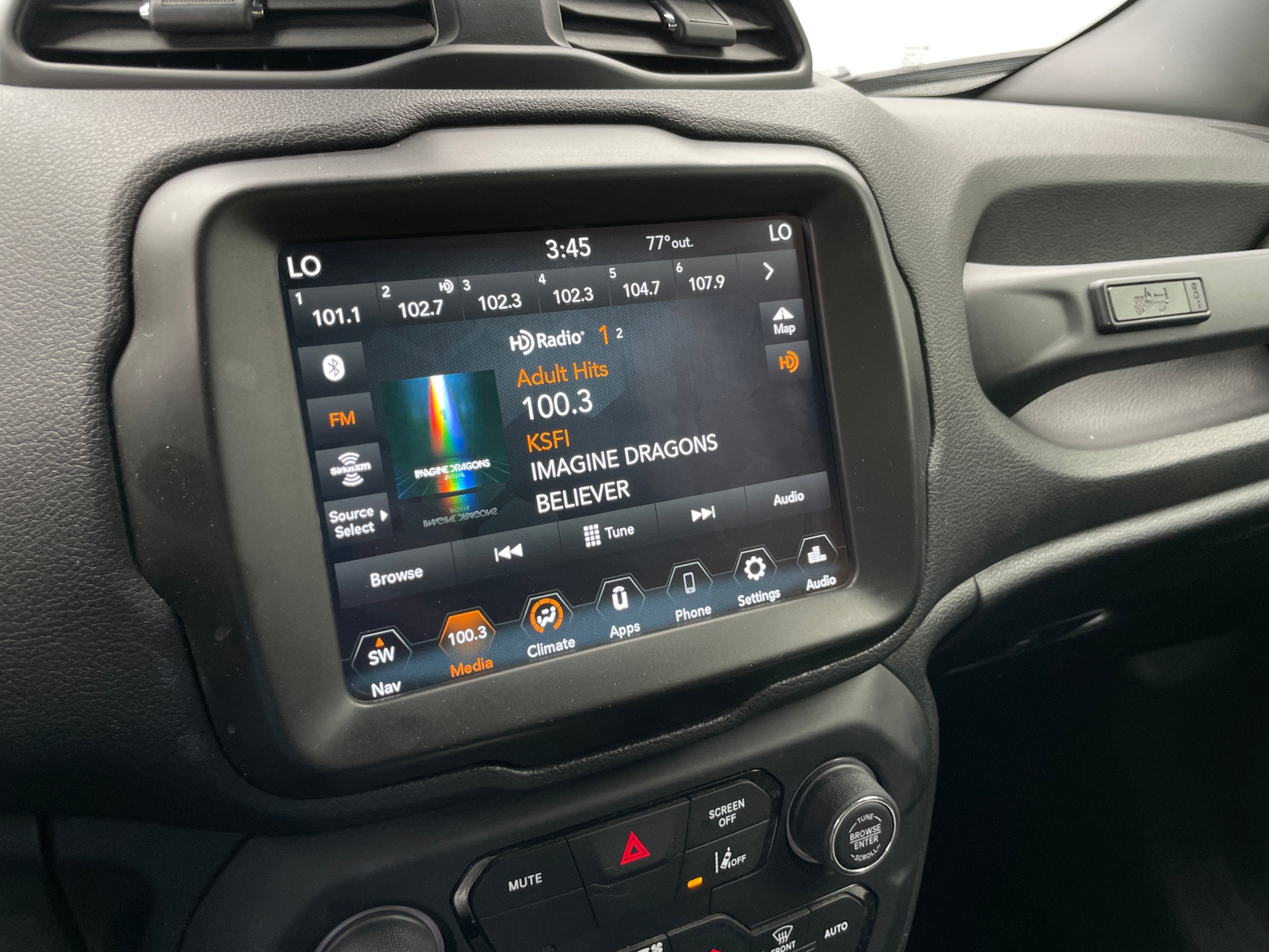 Thumbnail: 2021 Jeep Renegade - 4
