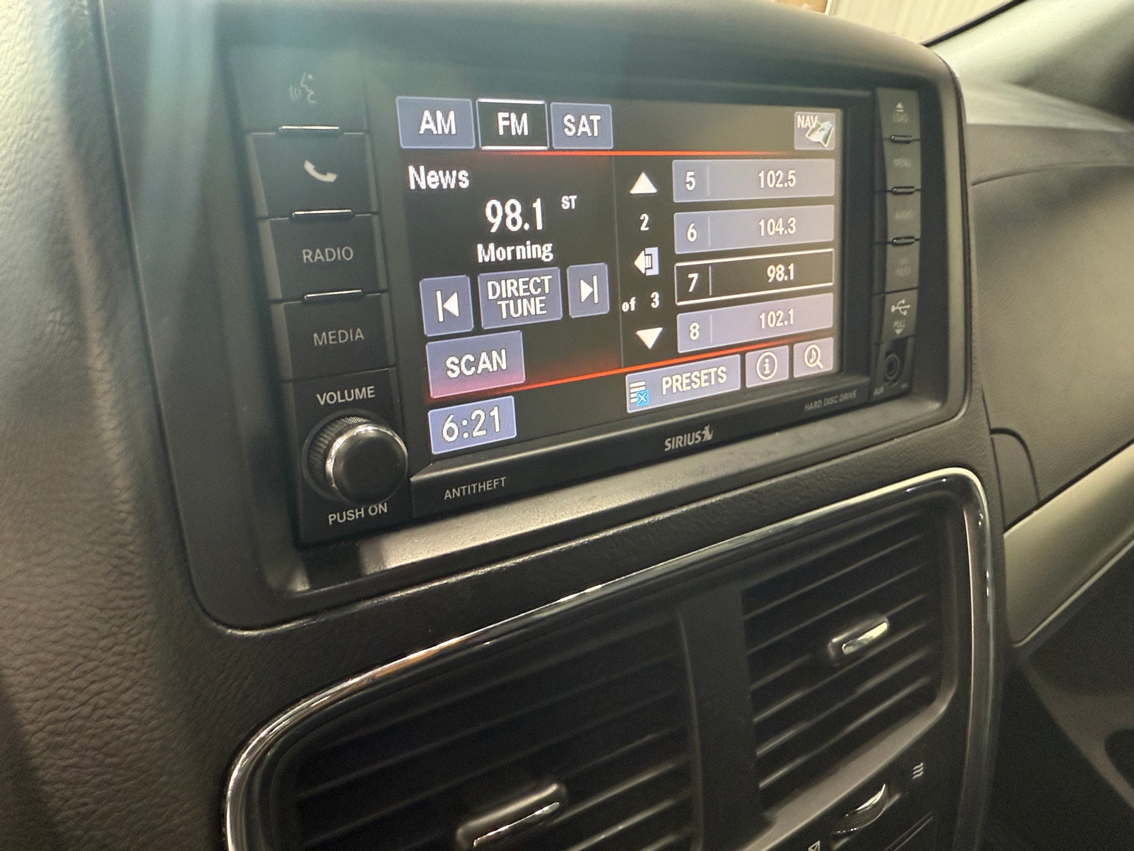Thumbnail: 2019 Dodge Grand Caravan - 3