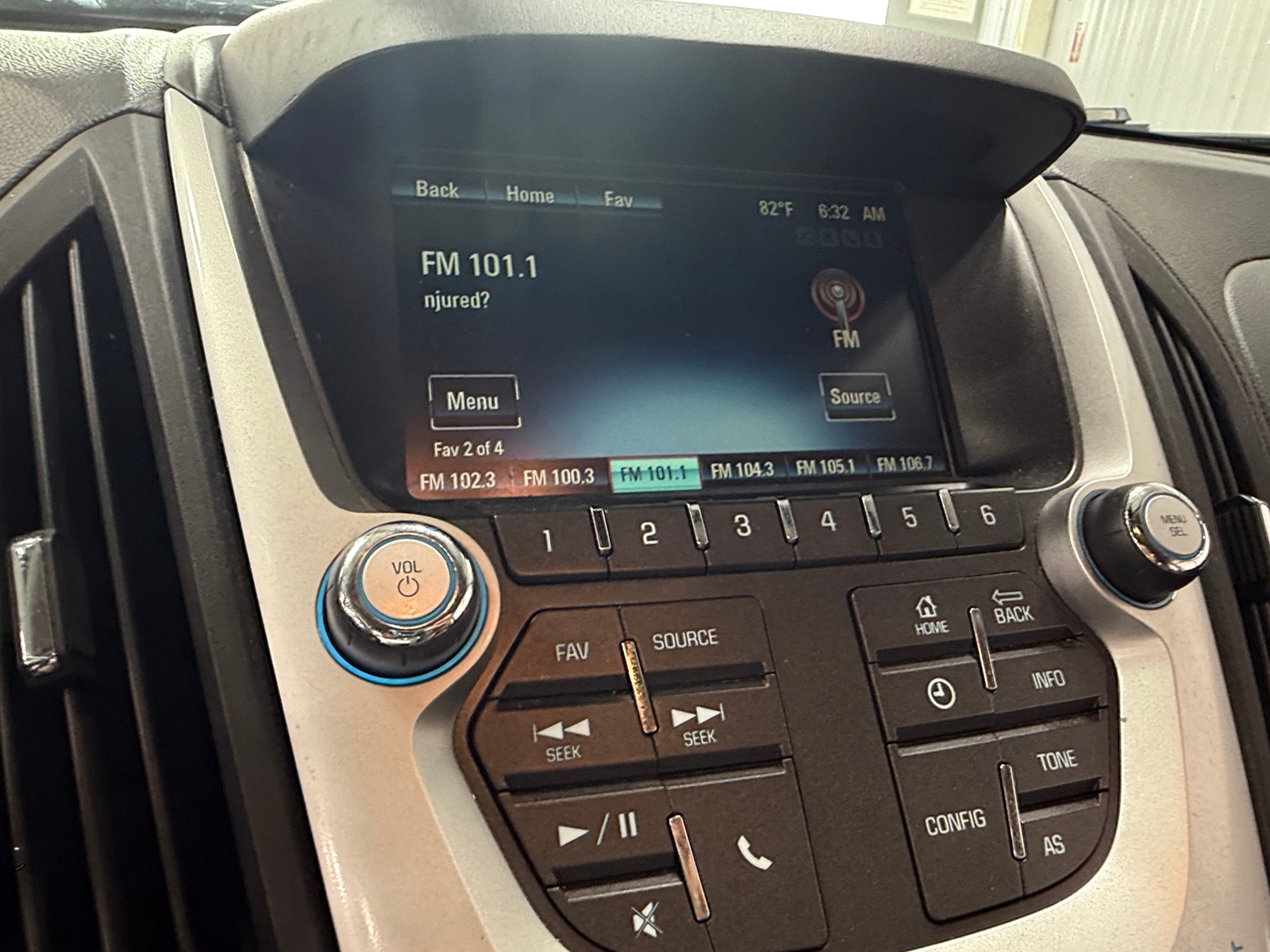 Thumbnail: 2017 Chevrolet Equinox - 4