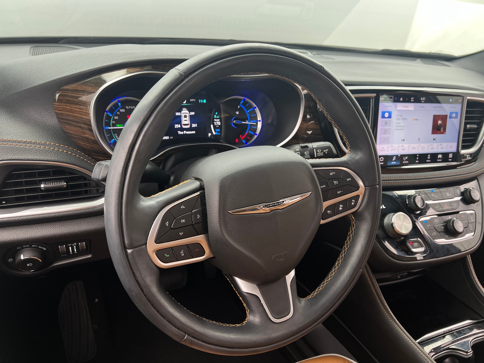 Thumbnail: 2022 Chrysler Pacifica - 4