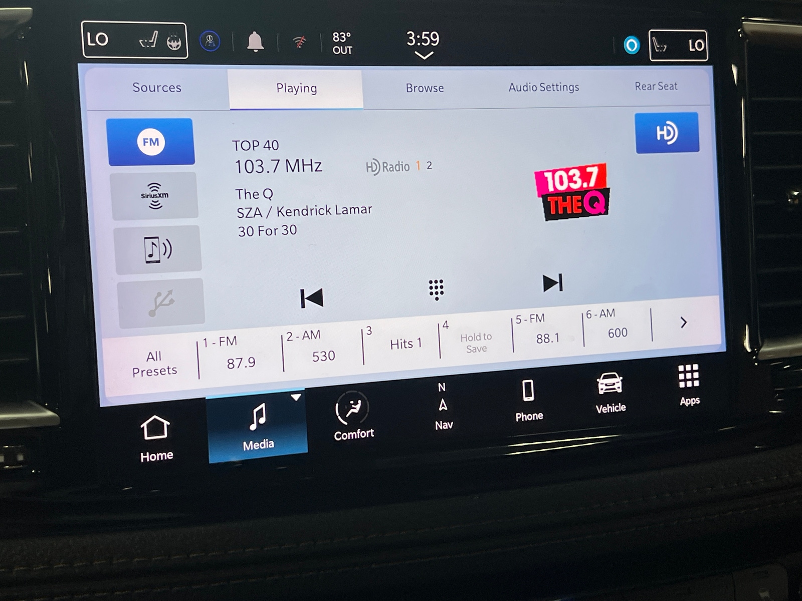 Thumbnail: 2022 Chrysler Pacifica - 3