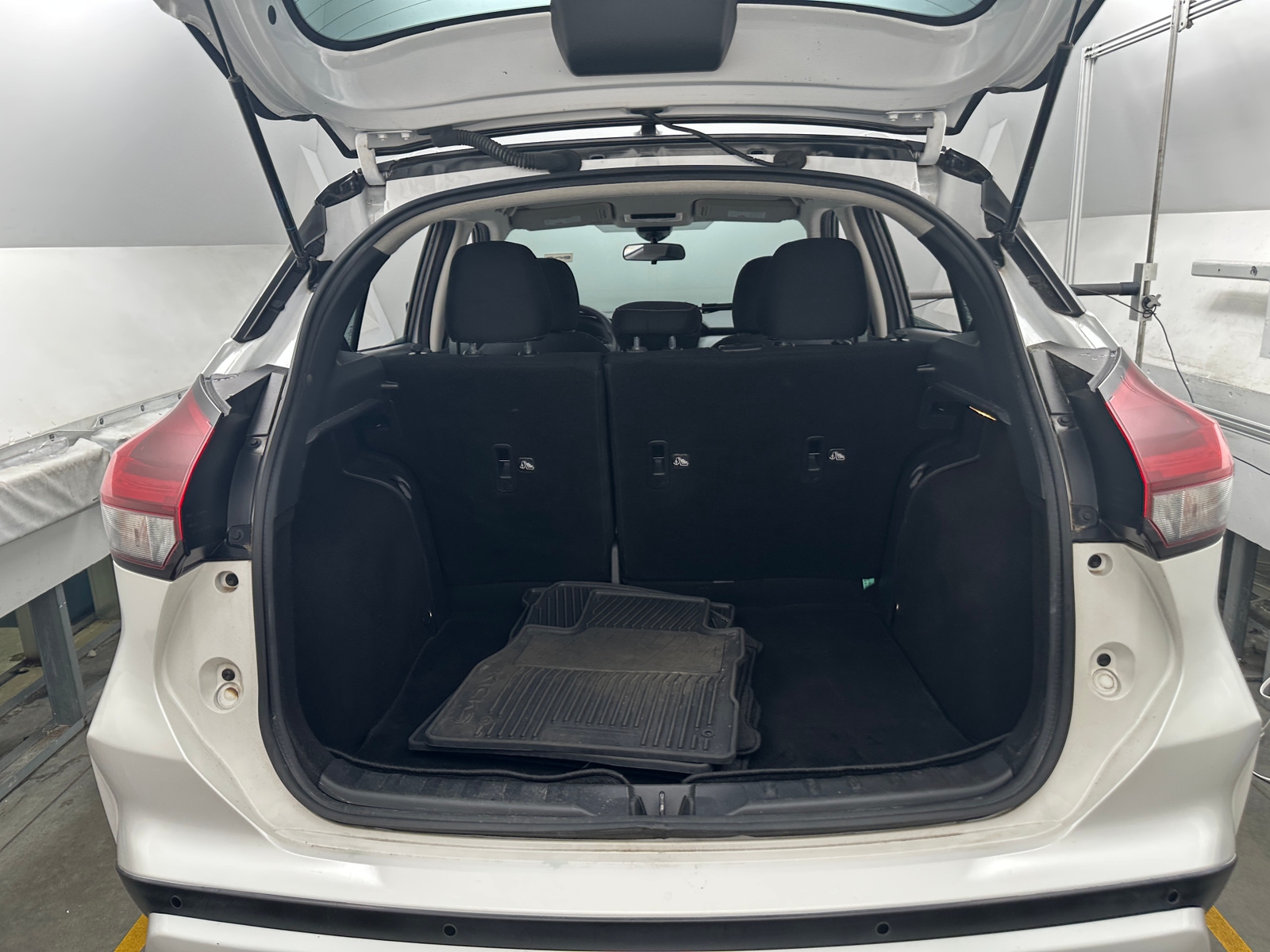 Thumbnail: 2021 Nissan Kicks - 7