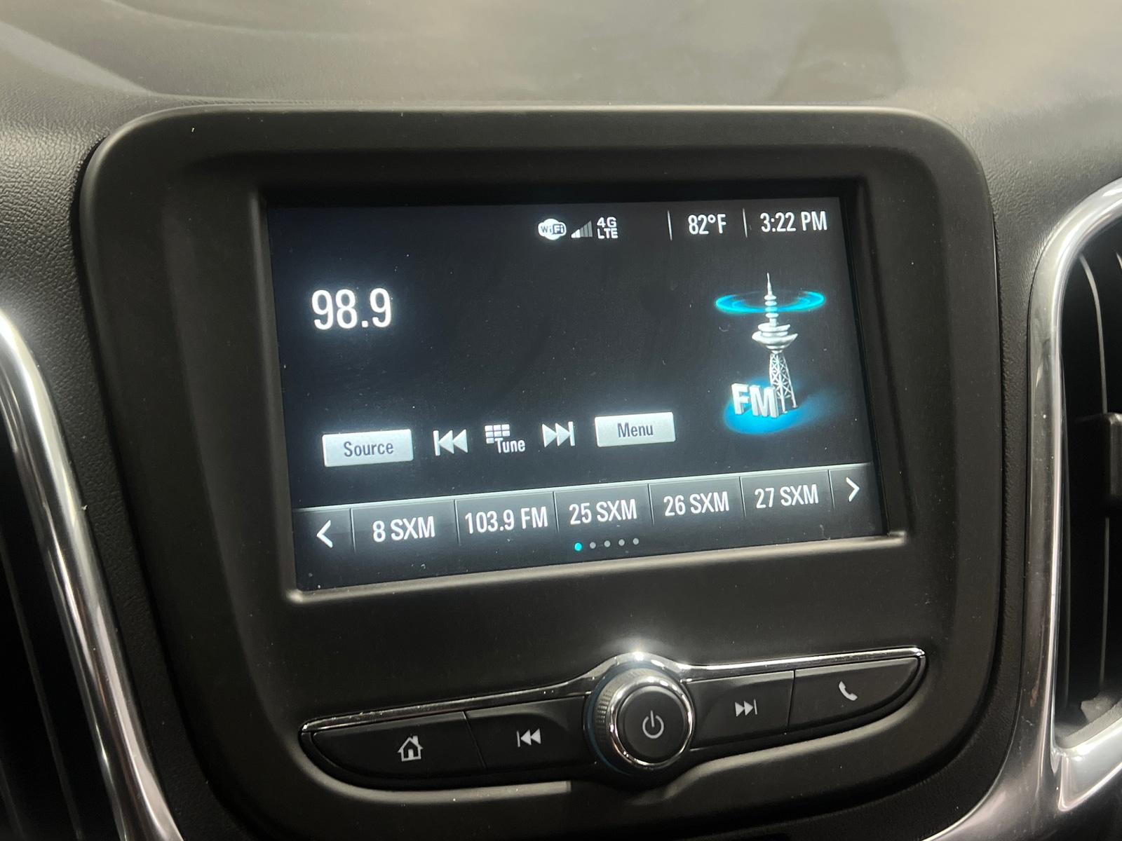 Thumbnail: 2018 Chevrolet Equinox - 4