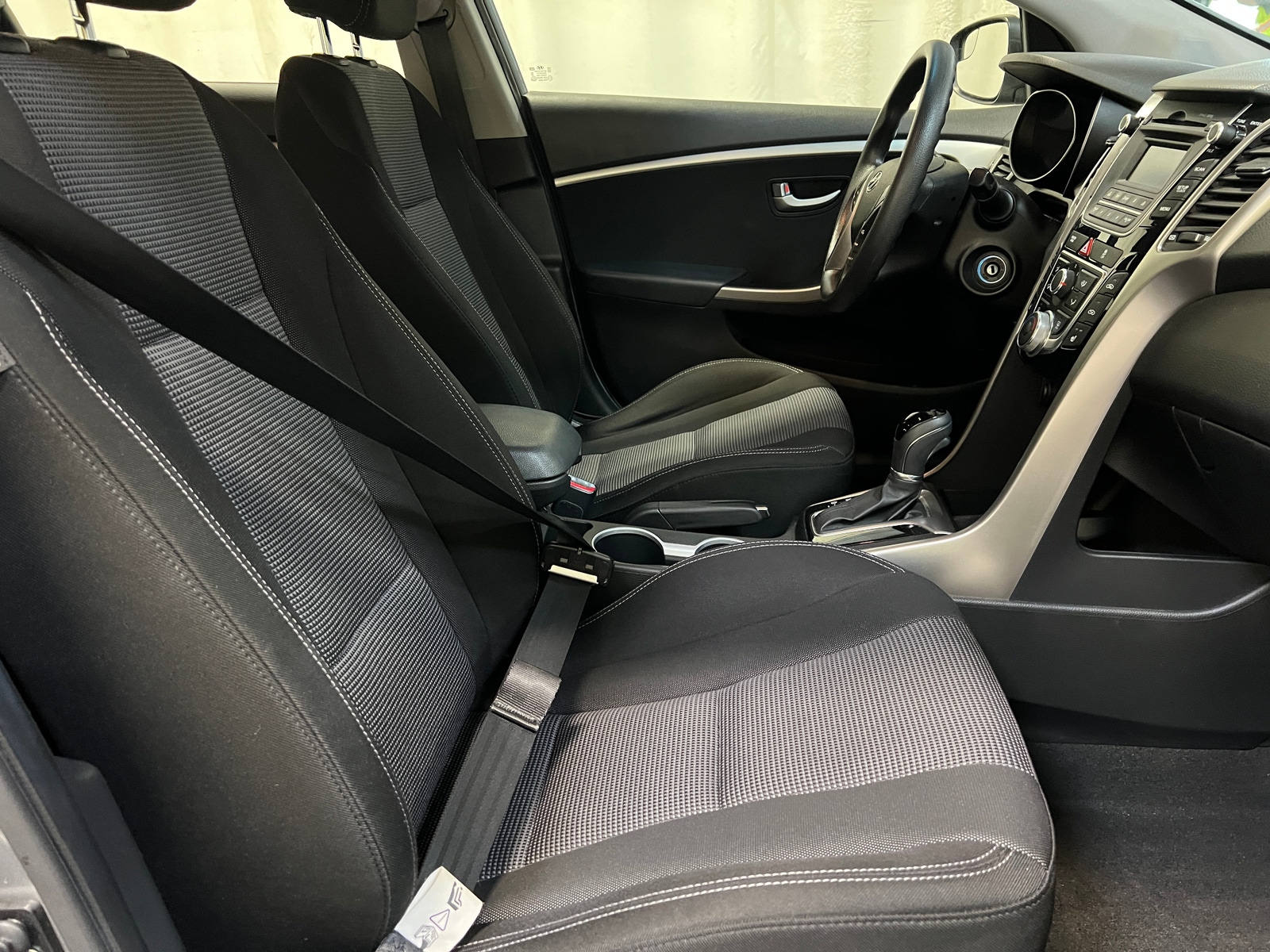 Thumbnail: 2014 Hyundai Elantra - 2