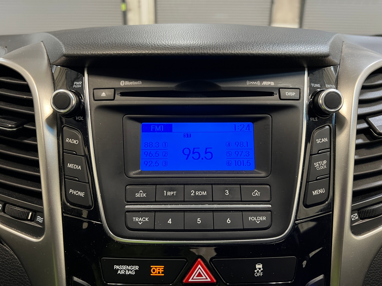 Thumbnail: 2014 Hyundai Elantra - 4