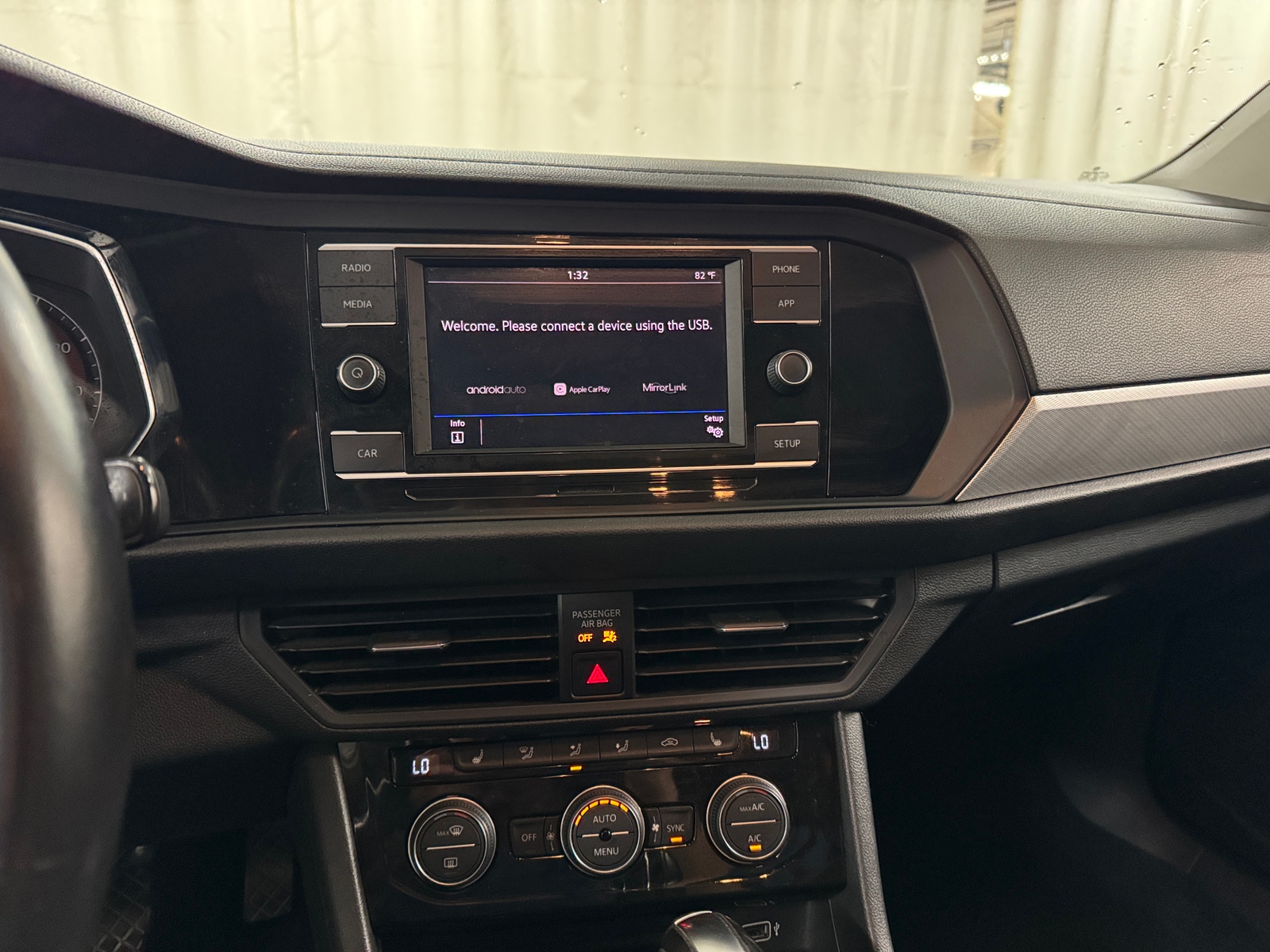 Thumbnail: 2019 Volkswagen Jetta - 4