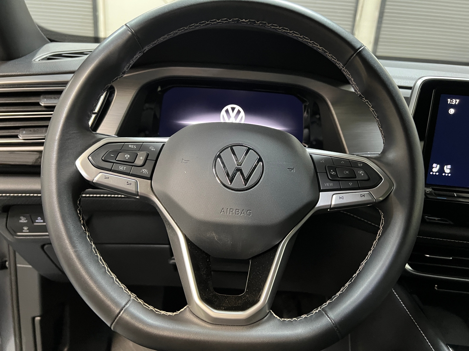 Thumbnail: 2024 Volkswagen Atlas - 4