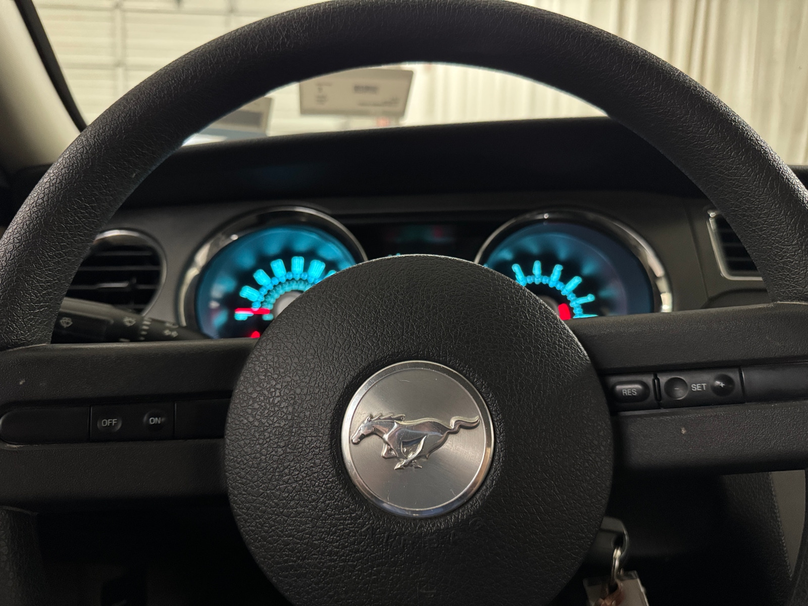Thumbnail: 2011 Ford Mustang - 4