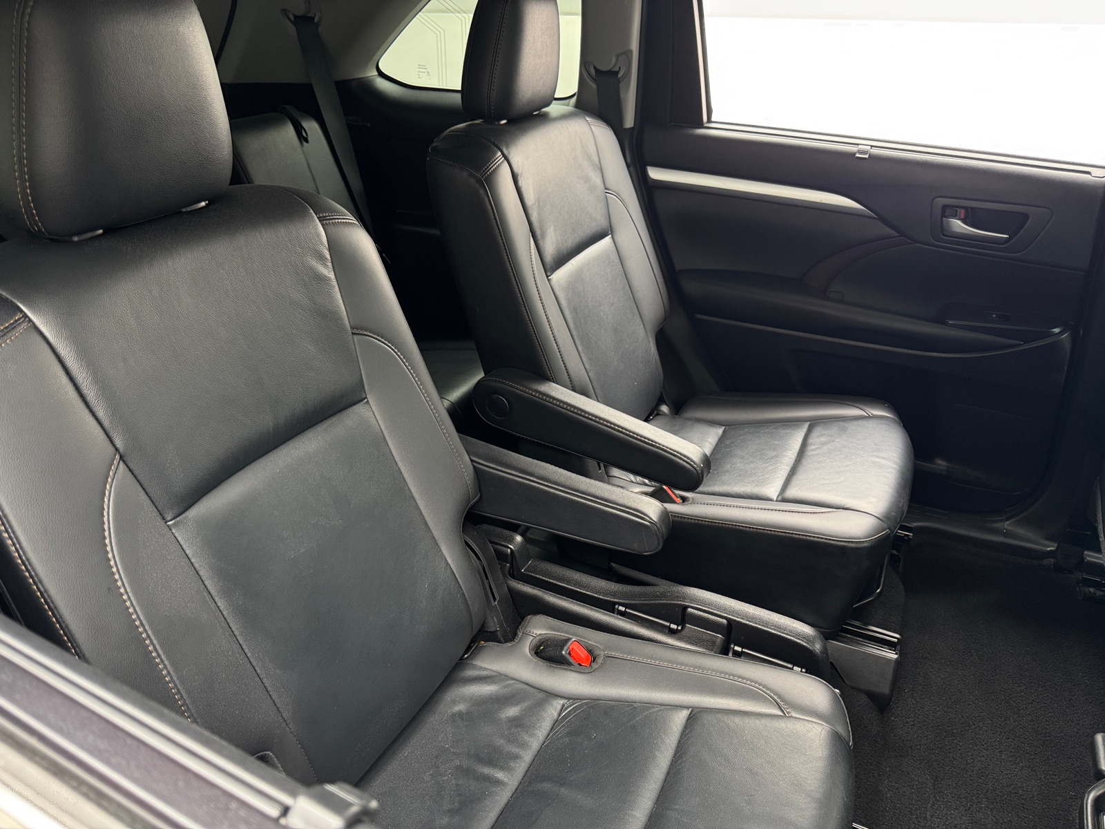 Thumbnail: 2019 Toyota Highlander - 6