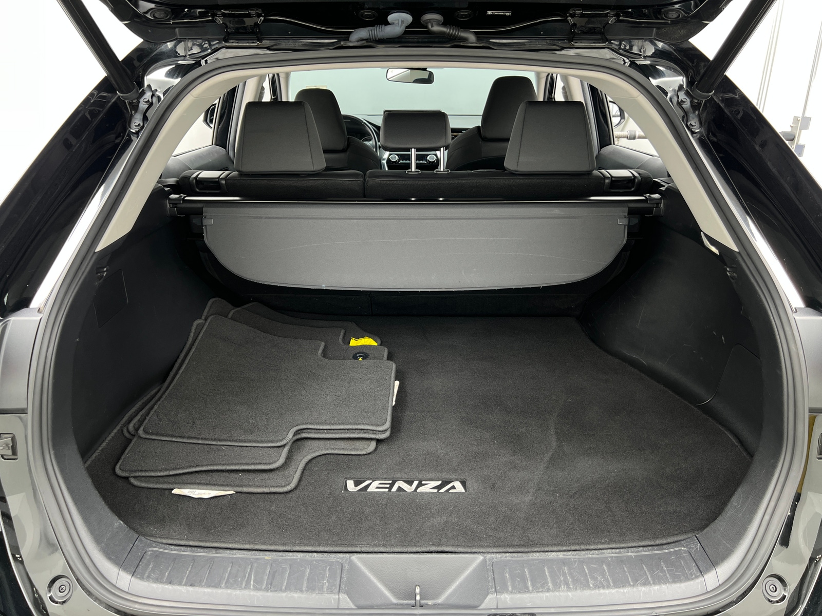 Thumbnail: 2021 Toyota Venza - 7