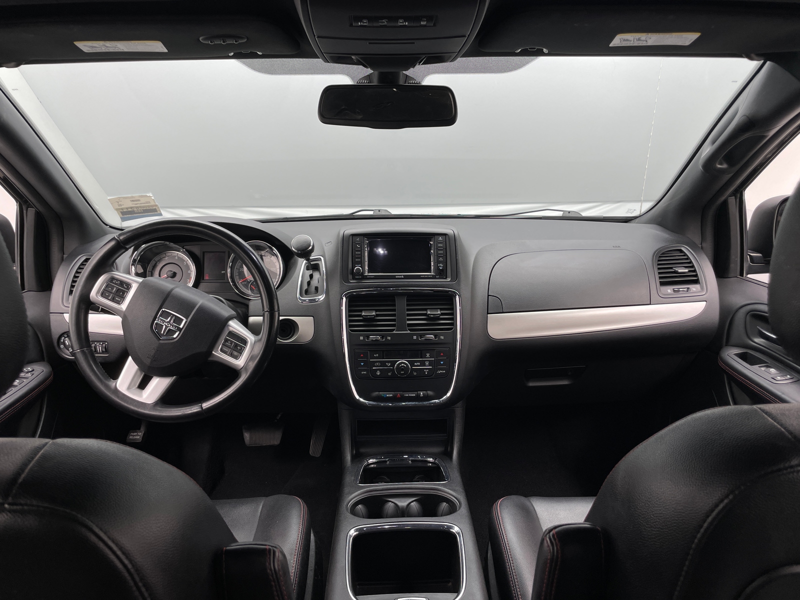 Thumbnail: 2019 Dodge Grand Caravan - 2