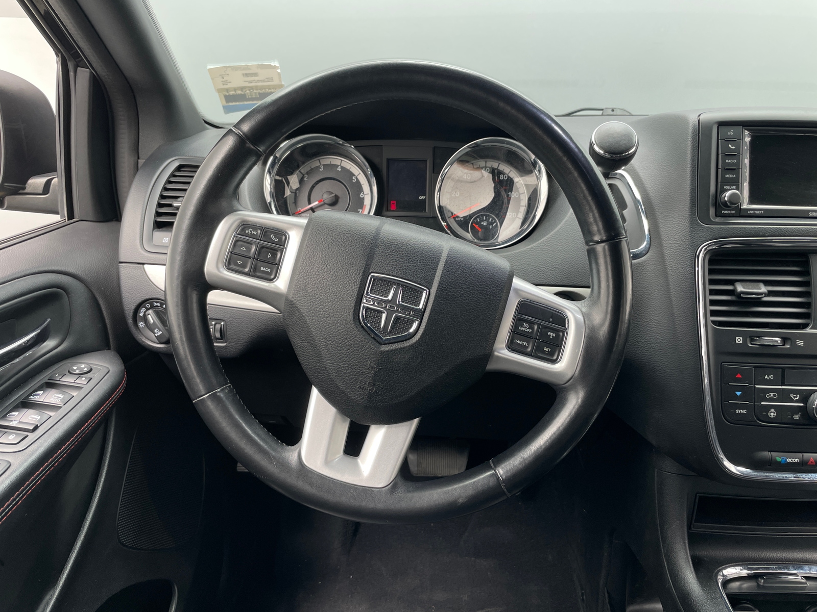 Thumbnail: 2019 Dodge Grand Caravan - 4